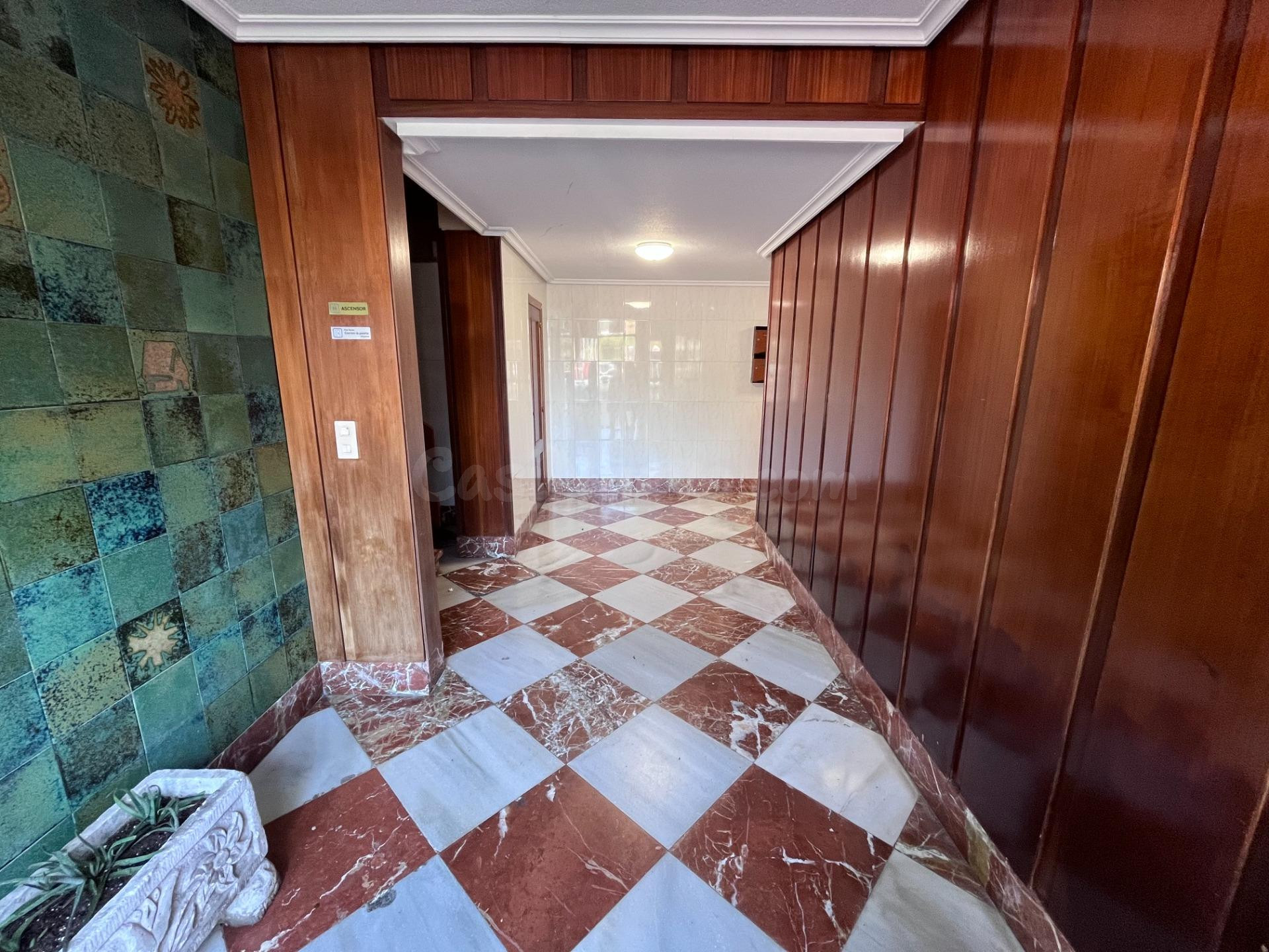 Vivienda en Santoña – Espacio, luz y una ubicación privilegi - foto 2