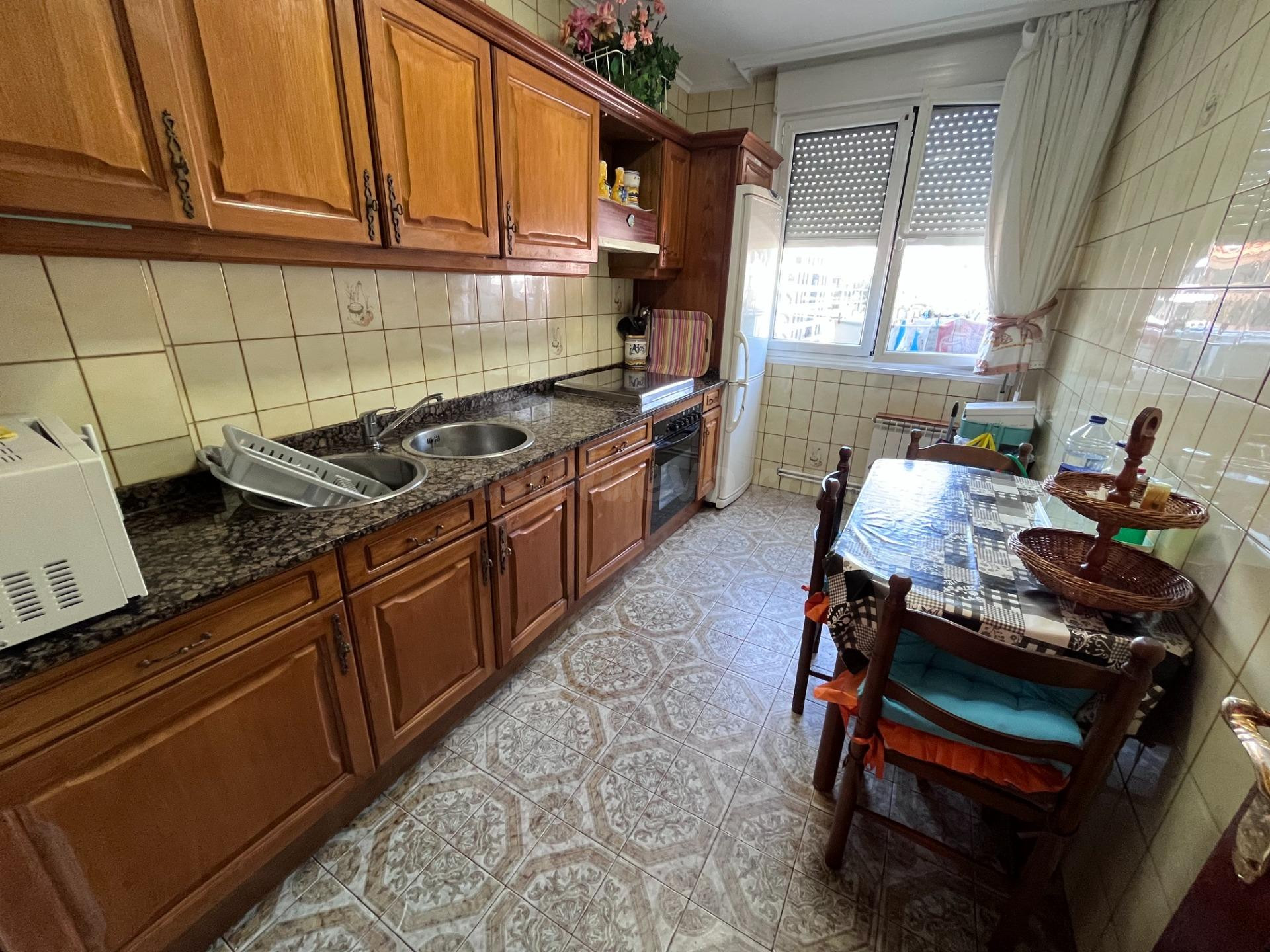 Vivienda en Santoña – Espacio, luz y una ubicación privilegi - foto 4