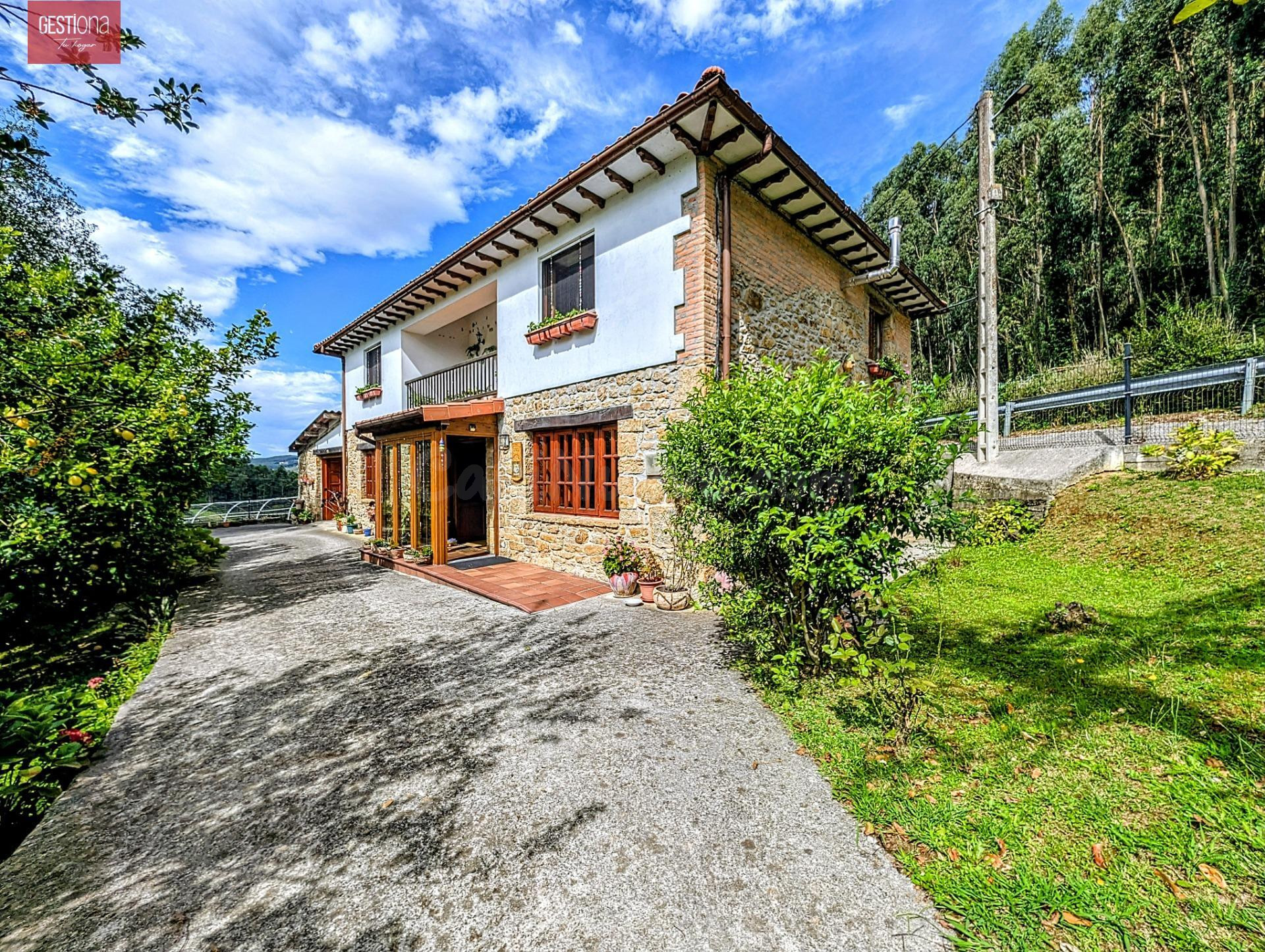 Casa de Estilo Montañés en Escalante a Solo 9 km del Mar. - foto 3