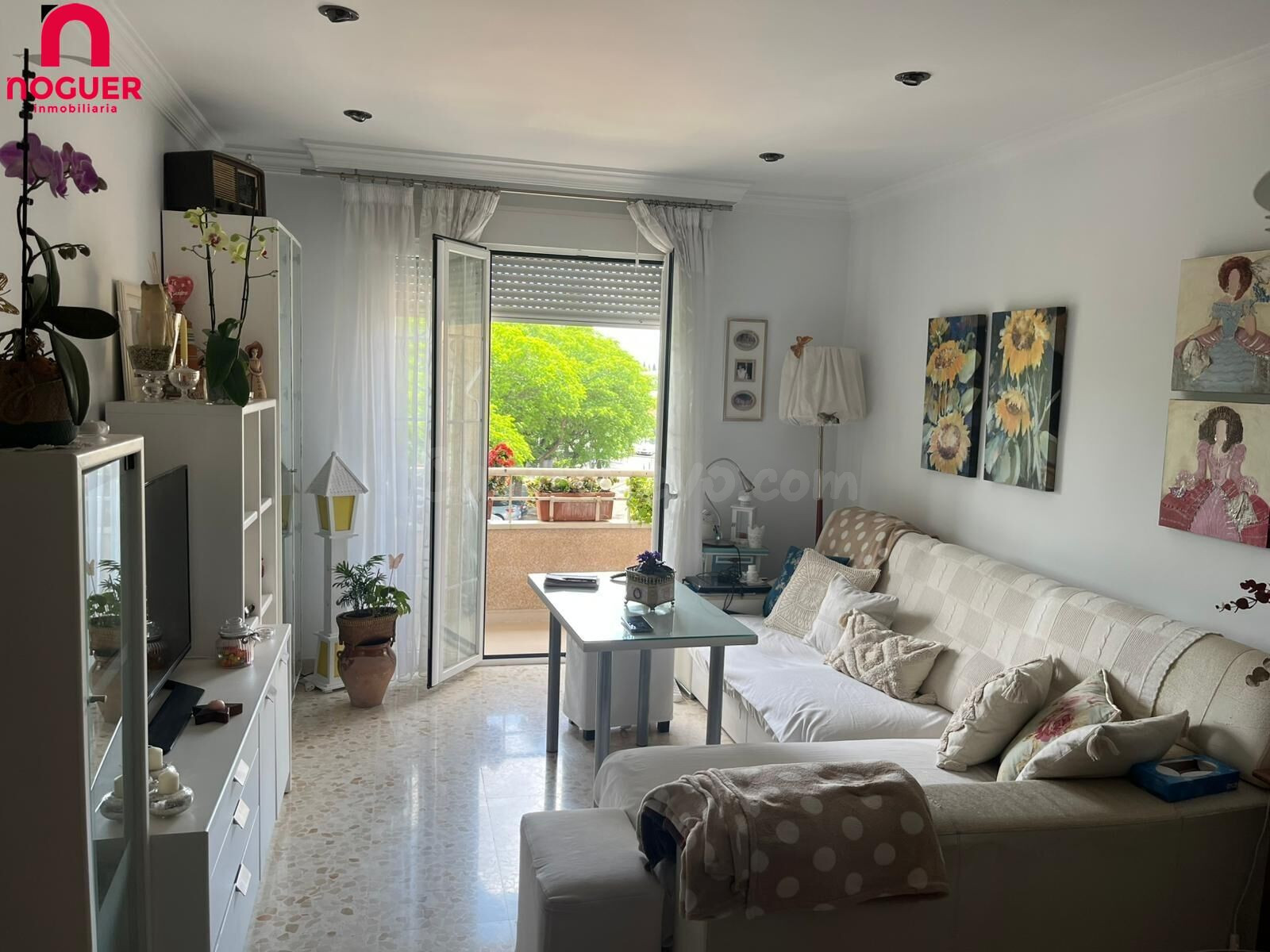 PISO EN LA ZONA DE LEVANTE CON TERRAZA Y ASCENSOR