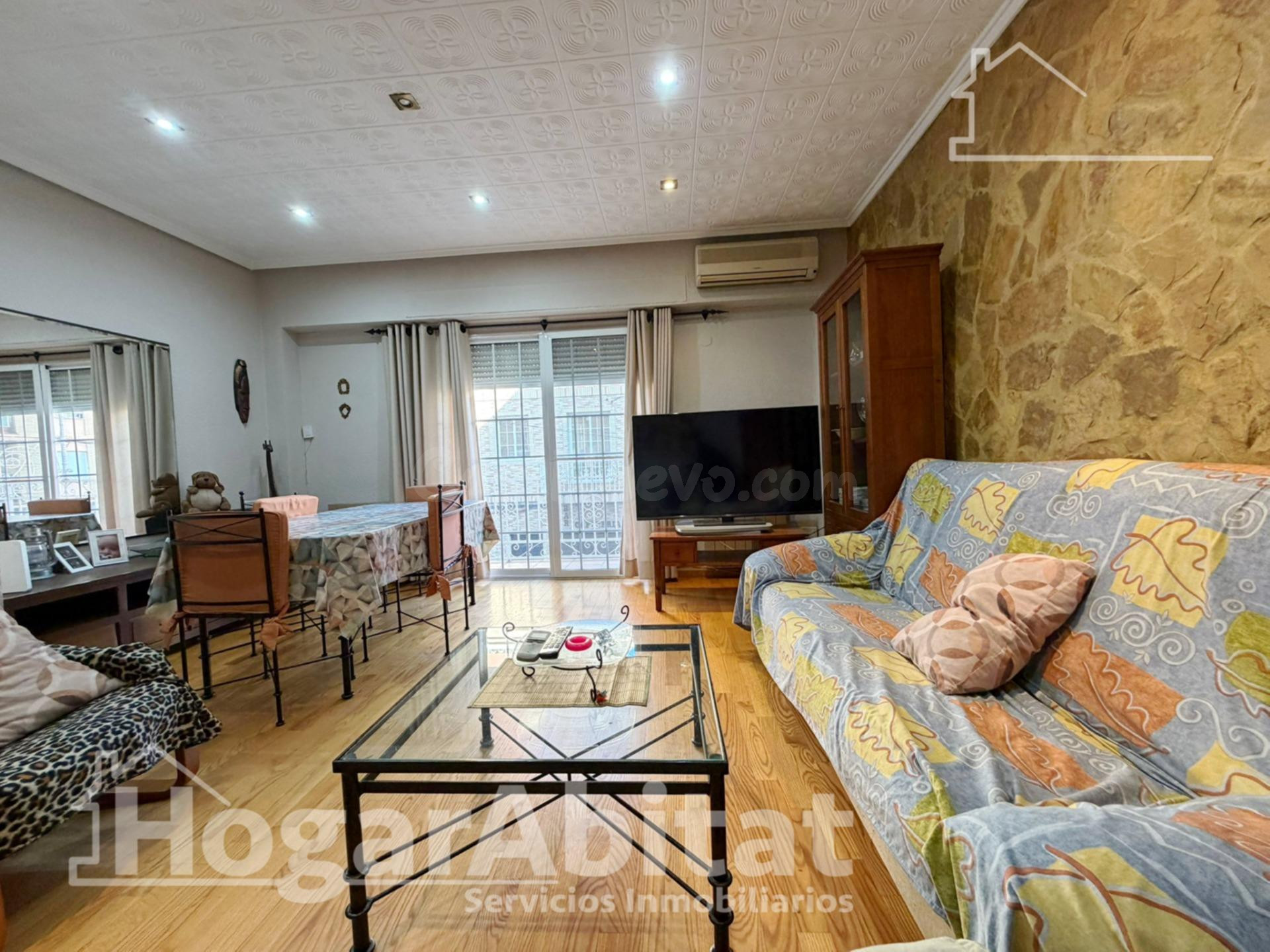 ESPACIOSA, VERSÁTIL Y MUY LUMINOSA CON TERRAZA Y GARAJE - foto 3