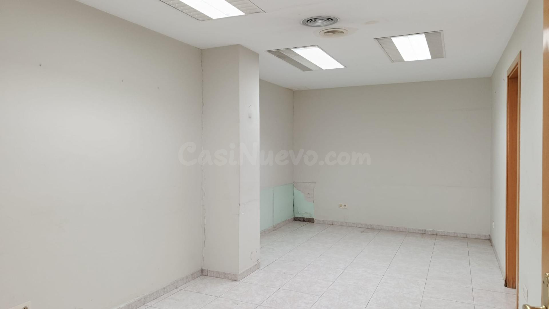 Gran local comercial en las Bases de Manresa - foto 4