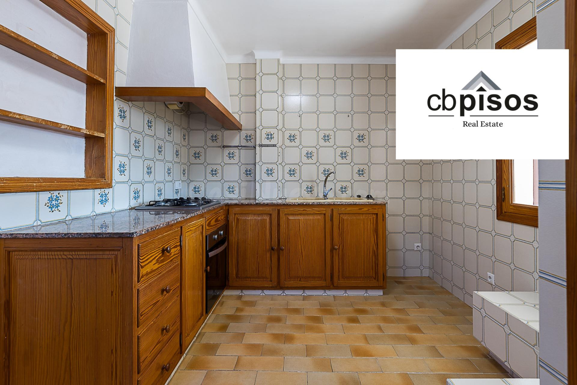 EN VENTA ENCANTADORA VIVIENDA CON JARDÍN, TERRAZ DE 24m2 Y C - foto 4