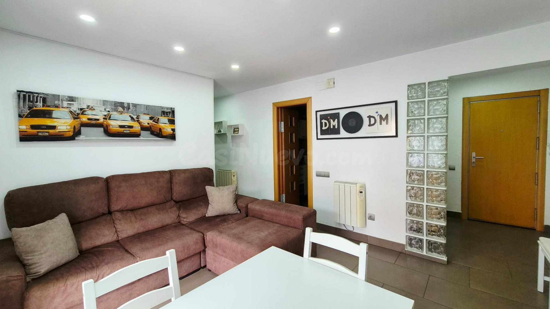Piso reformado de tres habitaciones - foto 4