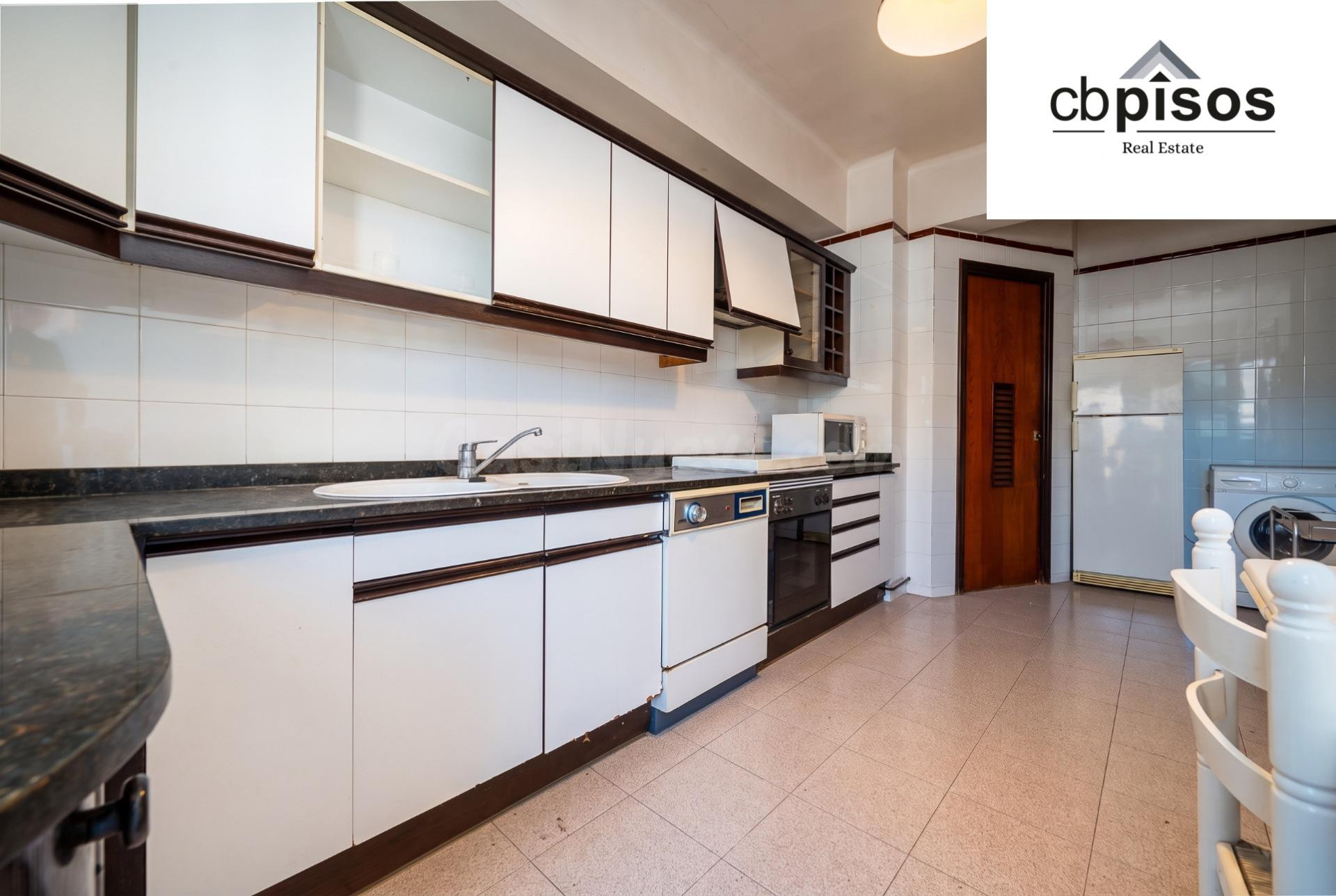 PISO DE 150 M2 EN AUSIÀS MARCH CON 4 habitaciones DOBLES, TE