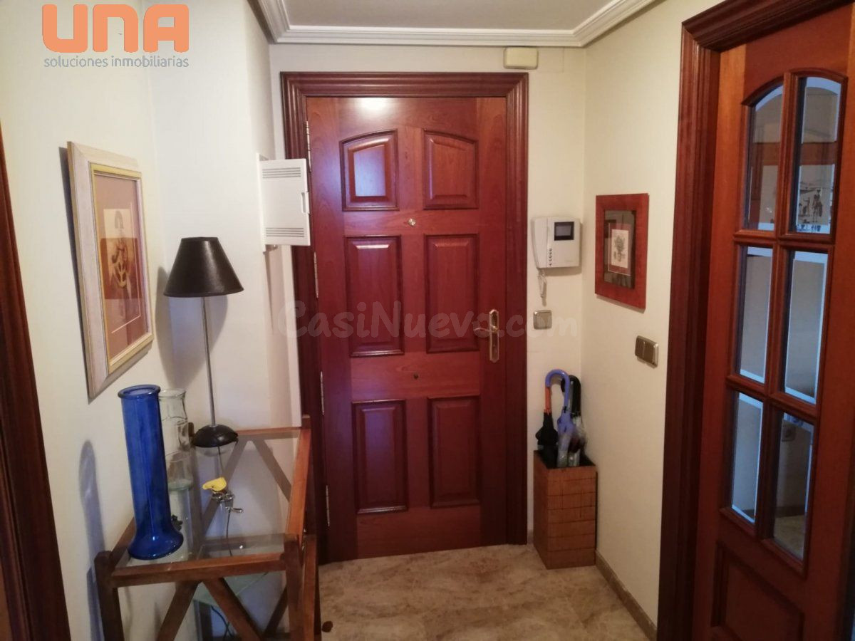 Piso equipado y perfectamente amueblado con garaje en Medina Azahara