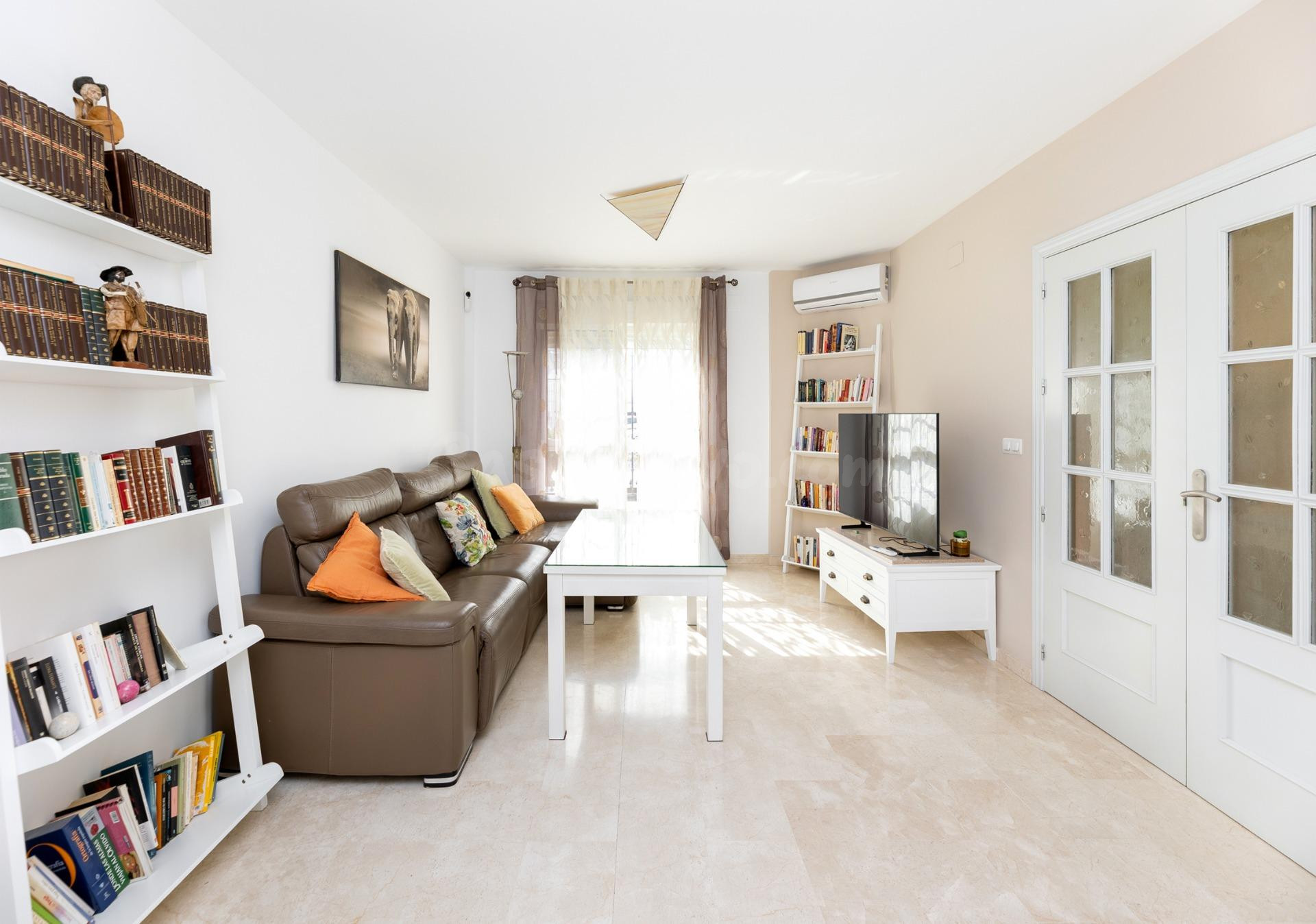 Vivienda unifamiliar reformada en Alhendín - foto 5