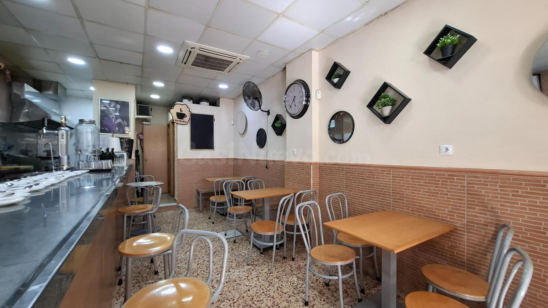 SE VENDE BAR TOTALMENTE EQUIPADO EN SANTA JUSTA - foto 4