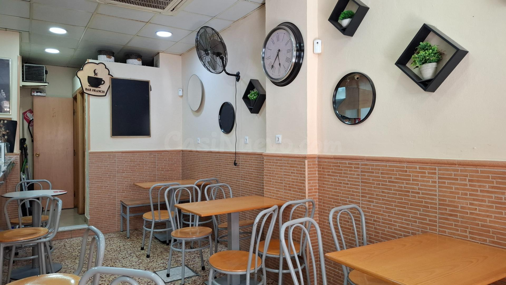 SE VENDE BAR TOTALMENTE EQUIPADO EN SANTA JUSTA - foto 5