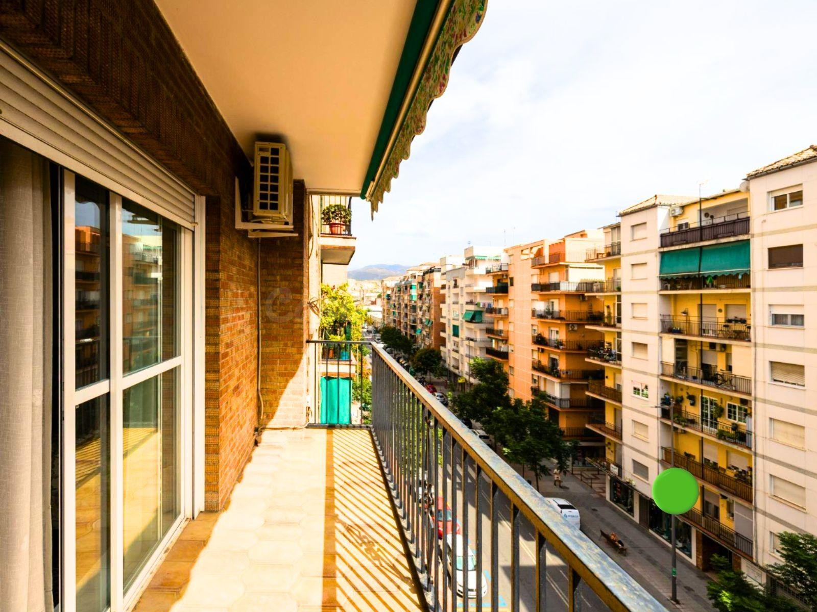 PISO DE 3 DORMITORIOS CON TERRAZA Y VISTAS EN EL ZAIDÍN – 5.ª PLANTA CON ASCENSOR