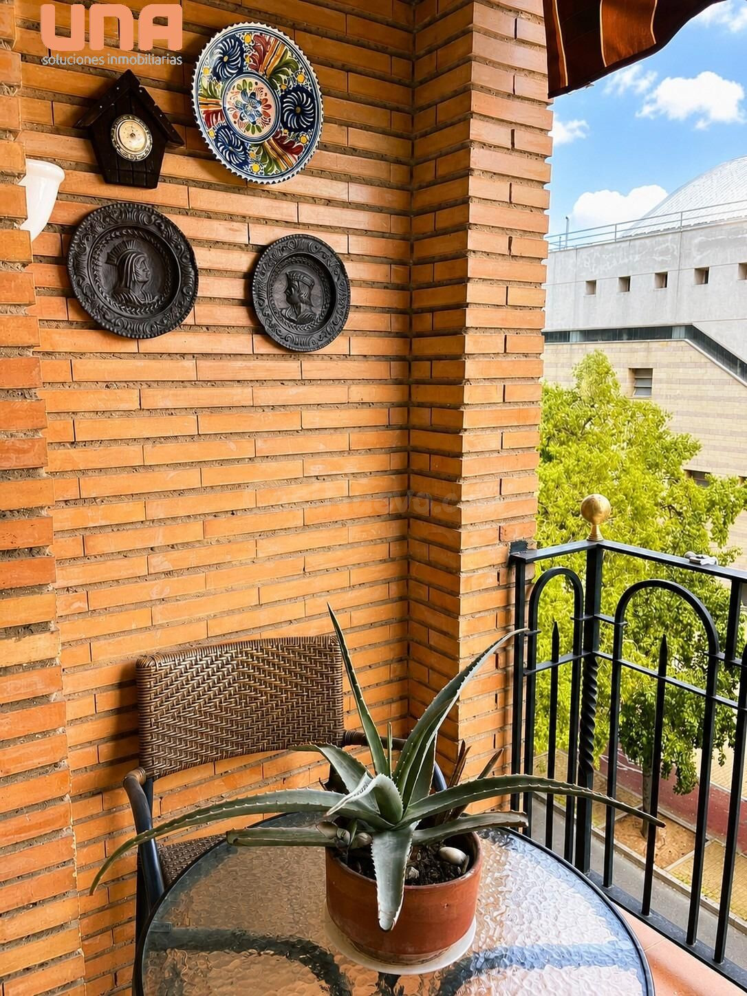 Piso en Vista Alegre con garaje y trastero, listo para entra