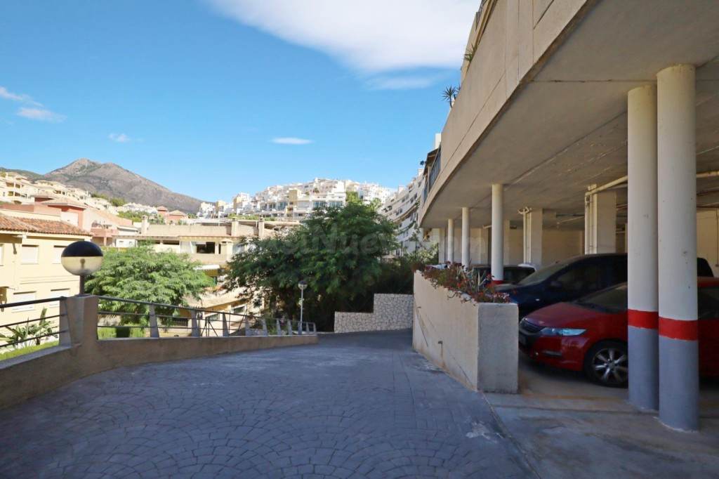 Parking coche en Venta en Benalmadena Málaga - foto 4