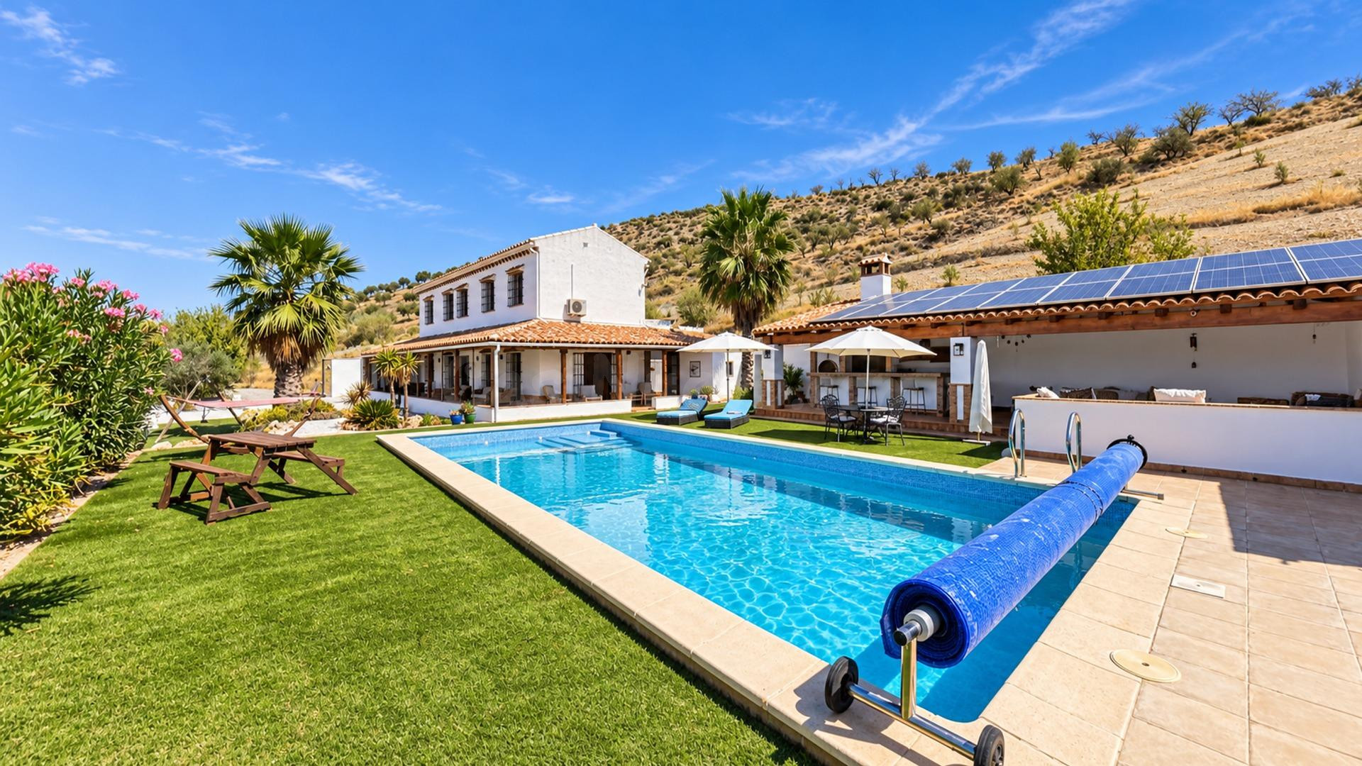 IMPRESIONANTE FINCA RÚSTICA CON DOS VILLAS, PISCINA Y CASI C - foto 2