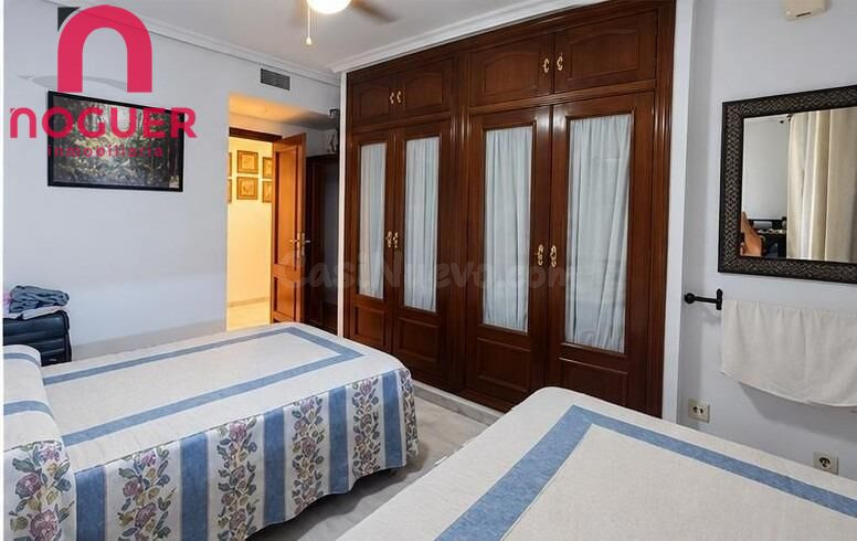 PISO EN VENTA EN LA ZONA DEL ZOCO – ASCENSOR, TERRAZA, GARAJ - foto 3