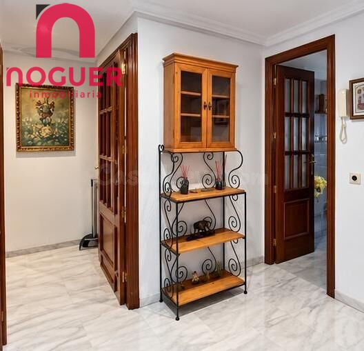 PISO EN VENTA EN LA ZONA DEL ZOCO – ASCENSOR, TERRAZA, GARAJ - foto 5