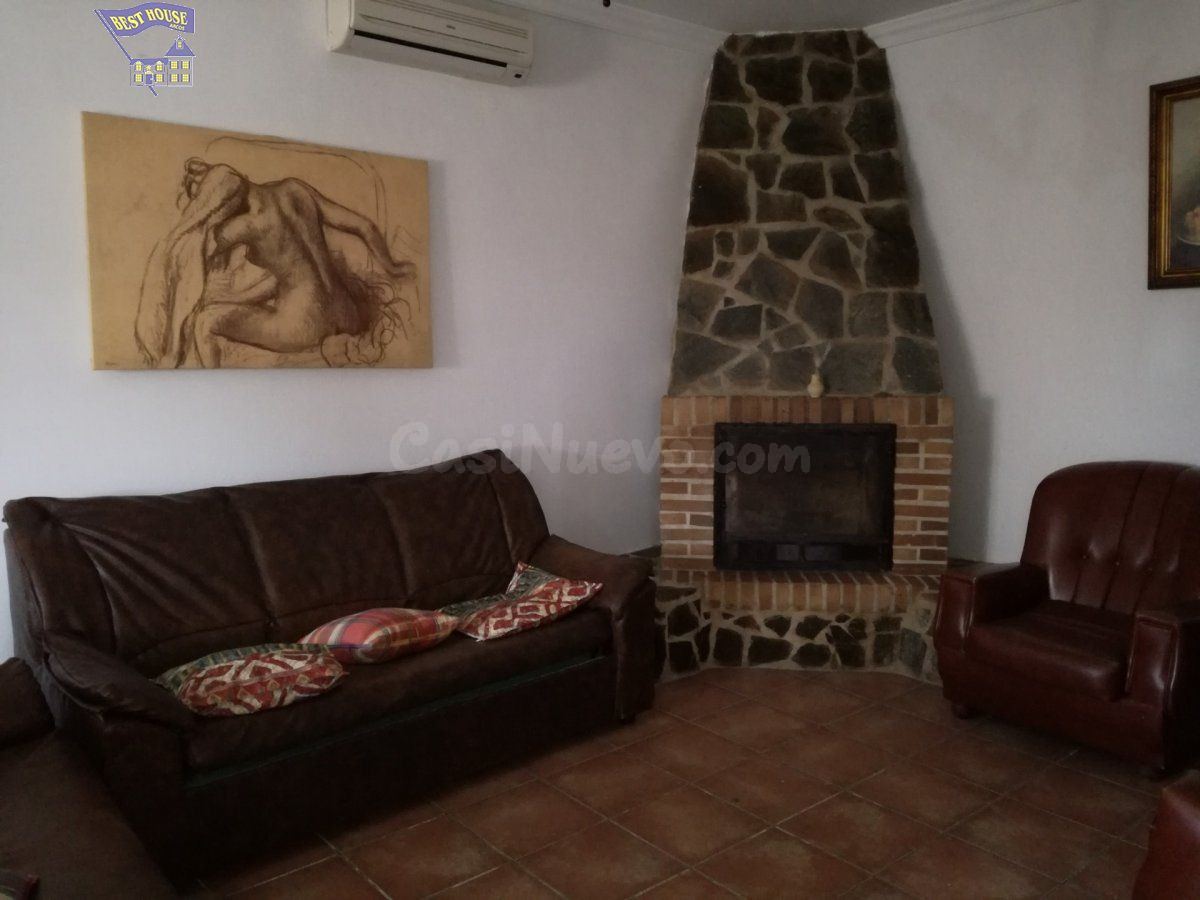 SE ALQUILA CASA DE CAMPO PARA PROFESORES CERCANA AL PUEBLO - foto 2