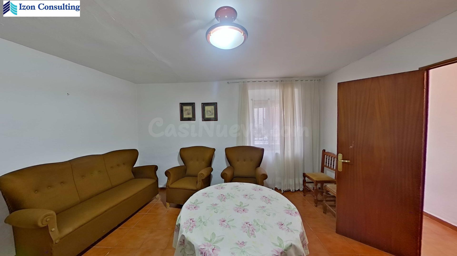 ESTUPENDA CASA CON AMPLIO PATIO EN ALCADOZO - foto 3