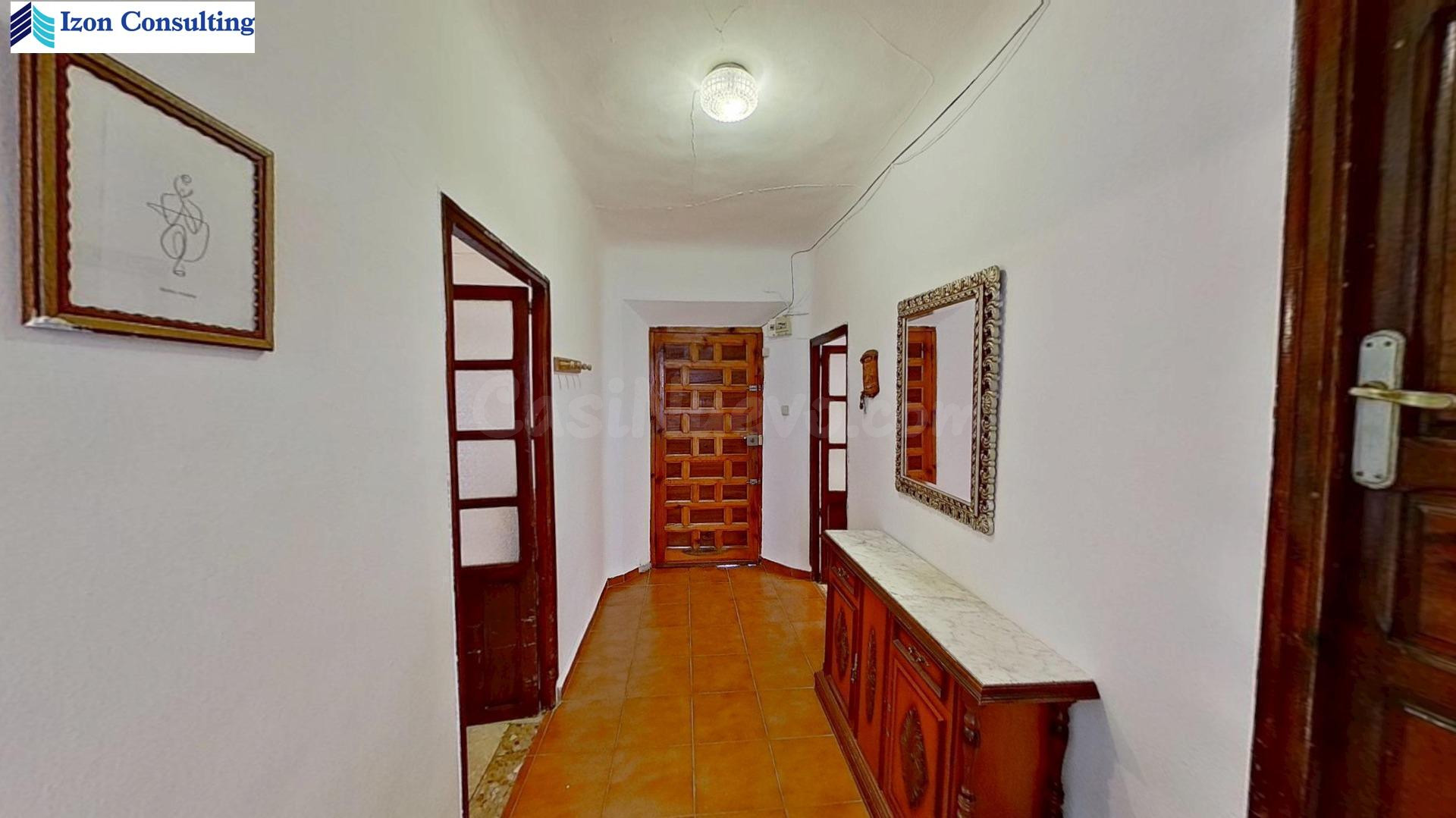 ESTUPENDA CASA CON AMPLIO PATIO EN ALCADOZO - foto 4