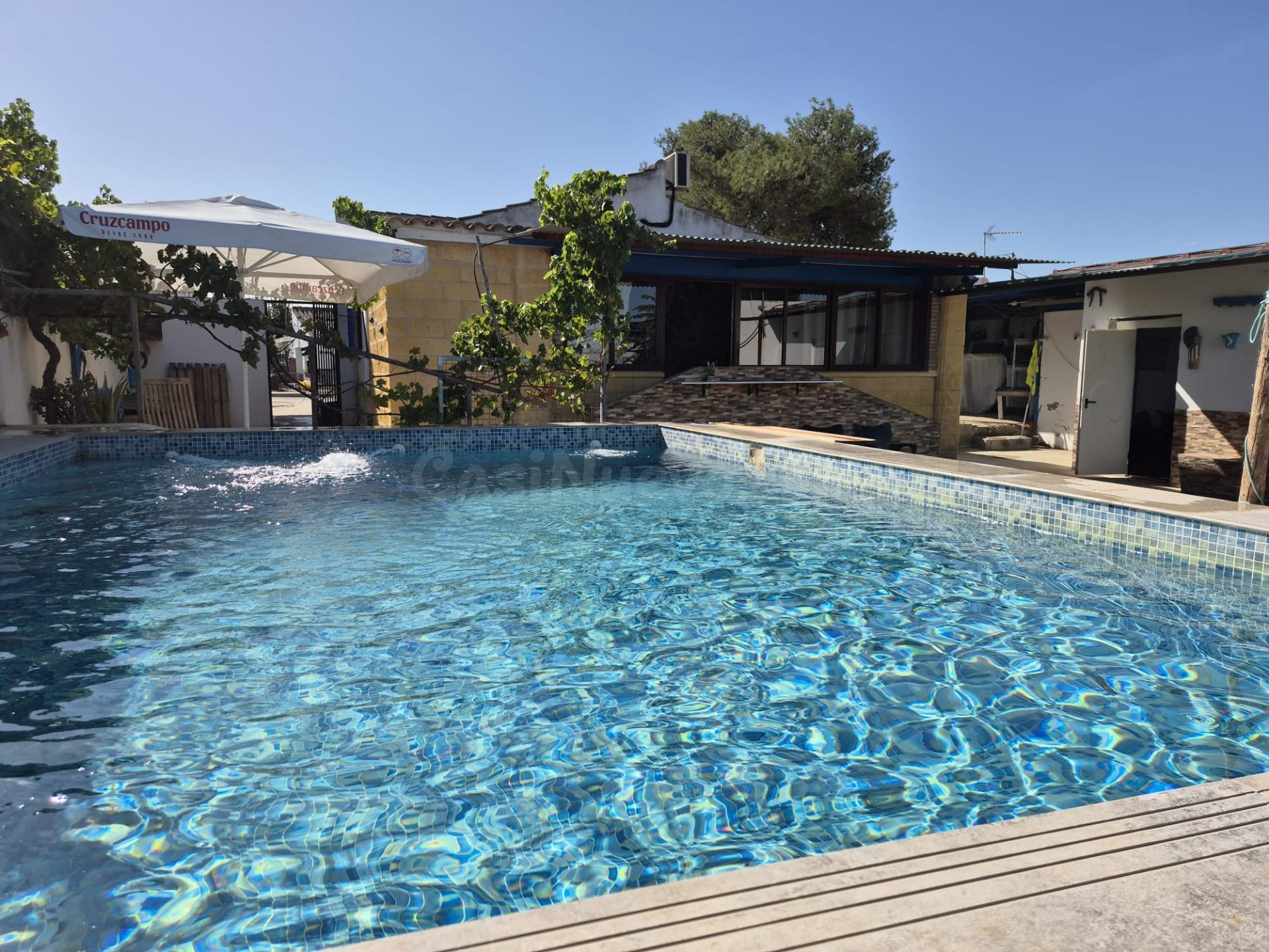 SE VENDE CASA EN ZONA DE LA PEDROSA