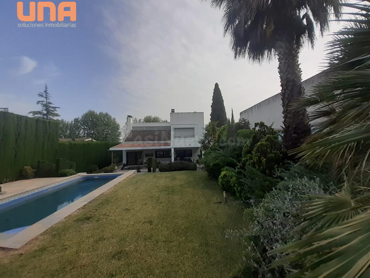 Precioso Chalet sin muebles listo para vivir en la Arruzafa