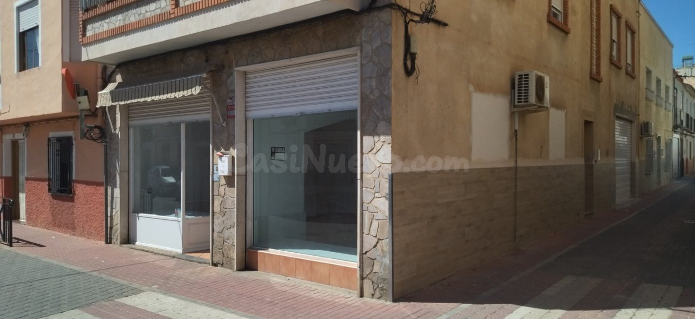 Local comercial 60m² en alquiler - Barrio de la merced - foto 2