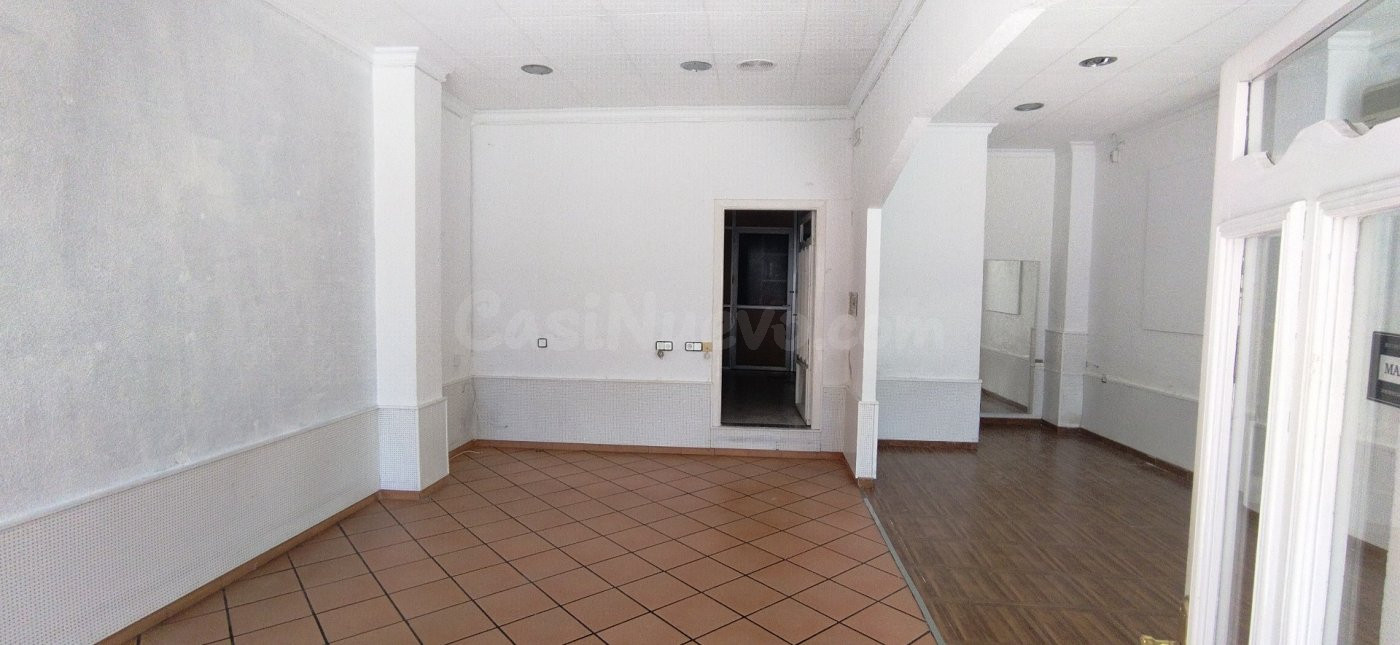 Local comercial 60m² en alquiler - Barrio de la merced - foto 3