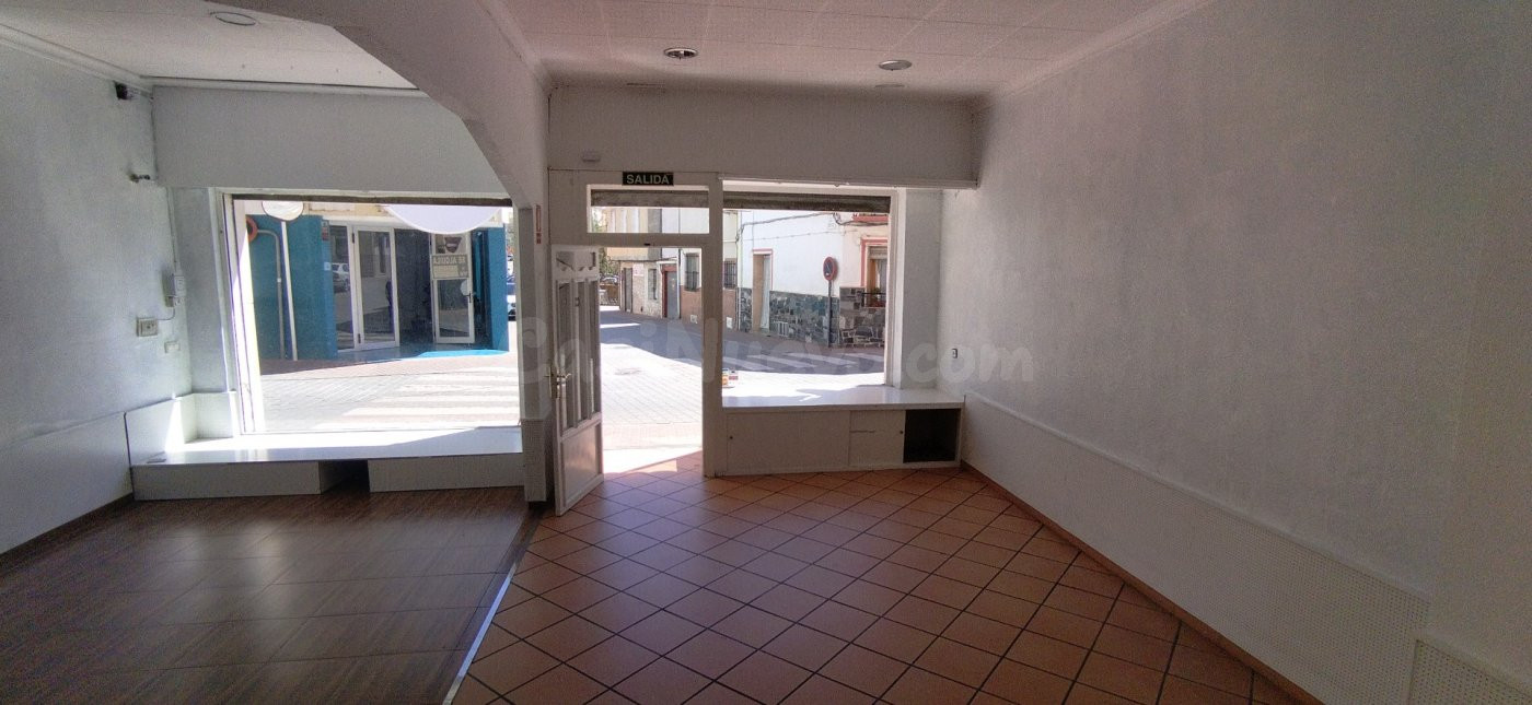 Local comercial 60m² en alquiler - Barrio de la merced - foto 5