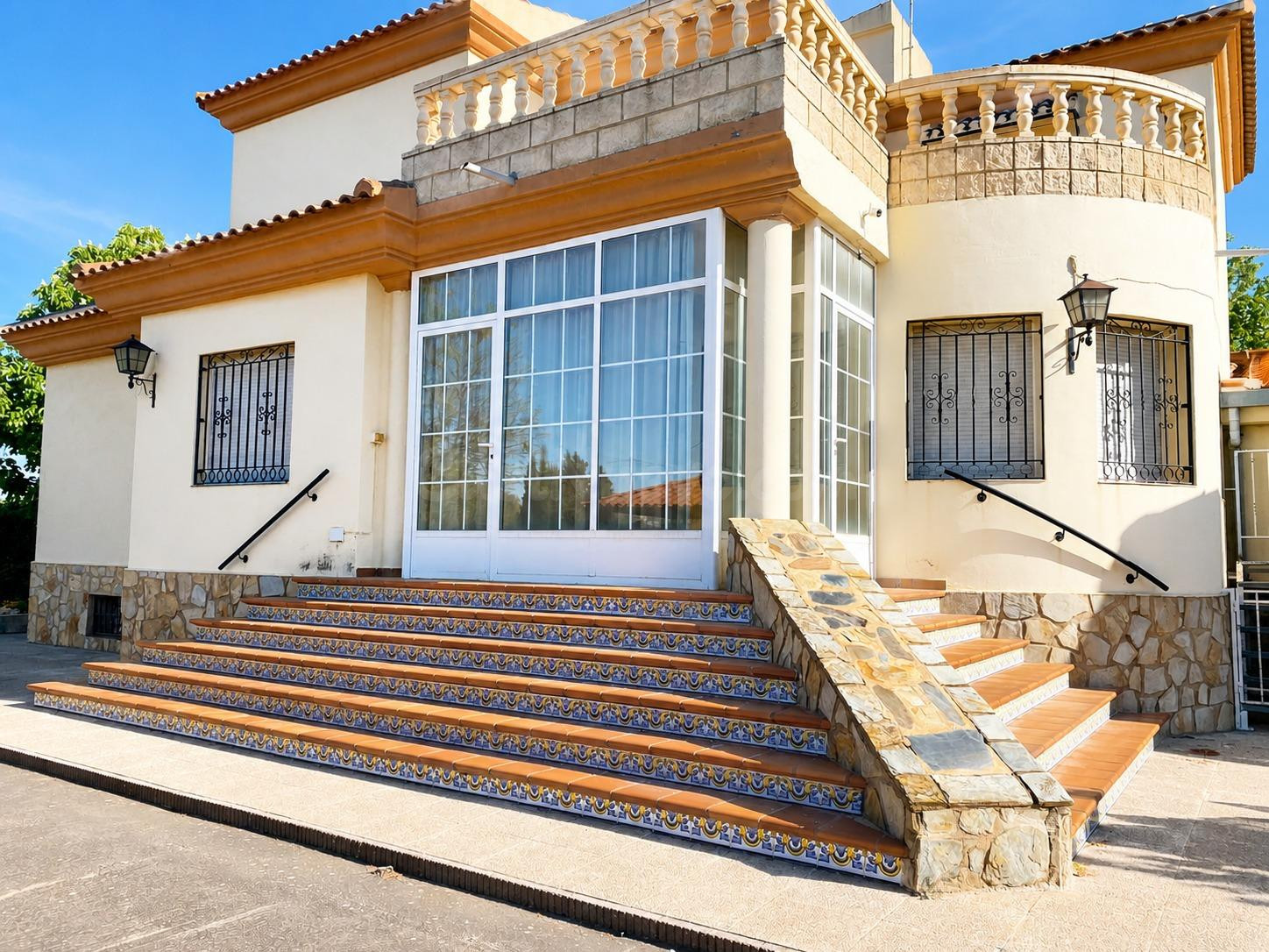 Chalet a 10 minutos de Albacete con Amplio Terreno y Piscina ‍♂️