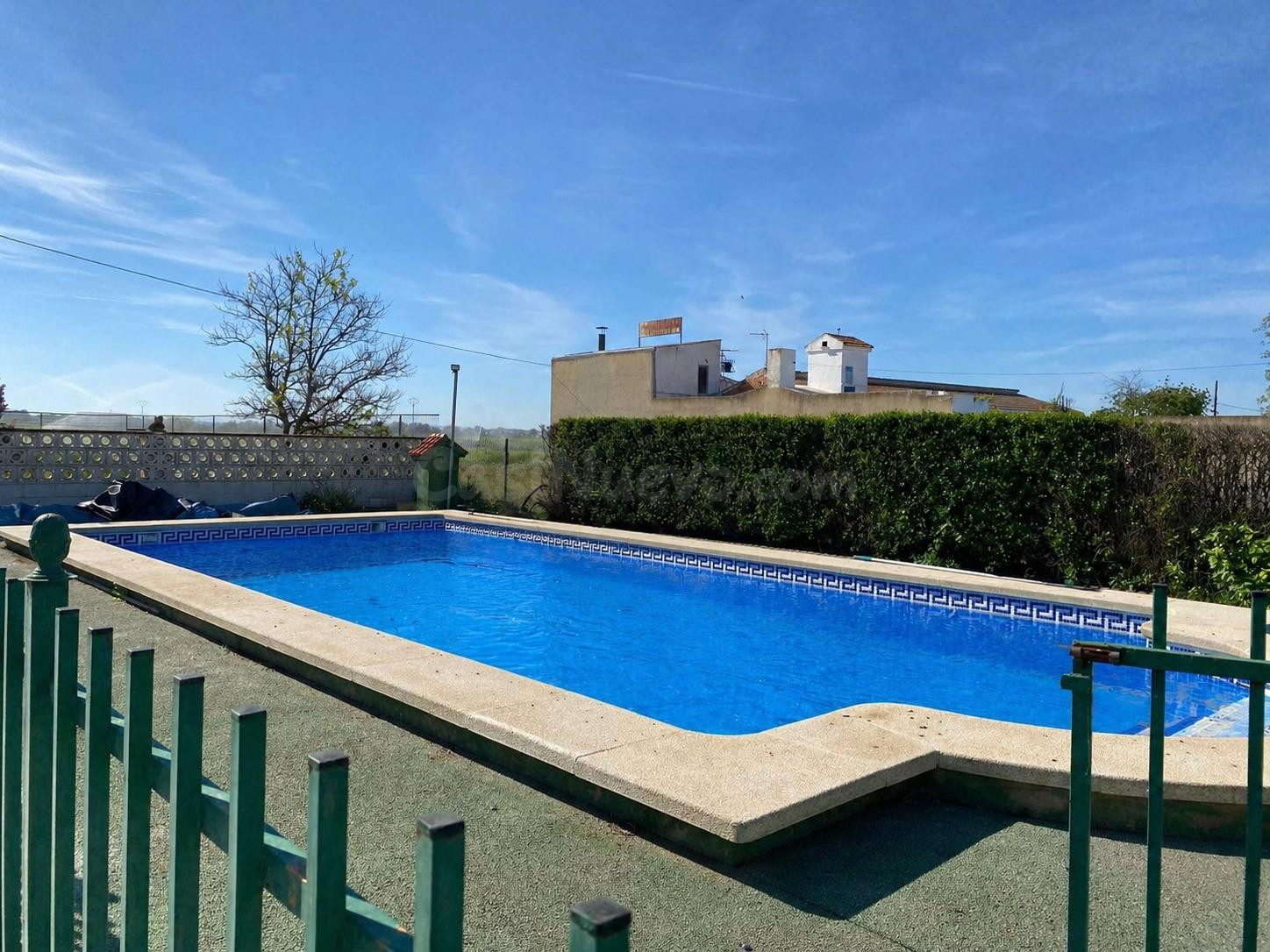 Chalet a 10 minutos de Albacete con Amplio Terreno y Piscina - foto 2