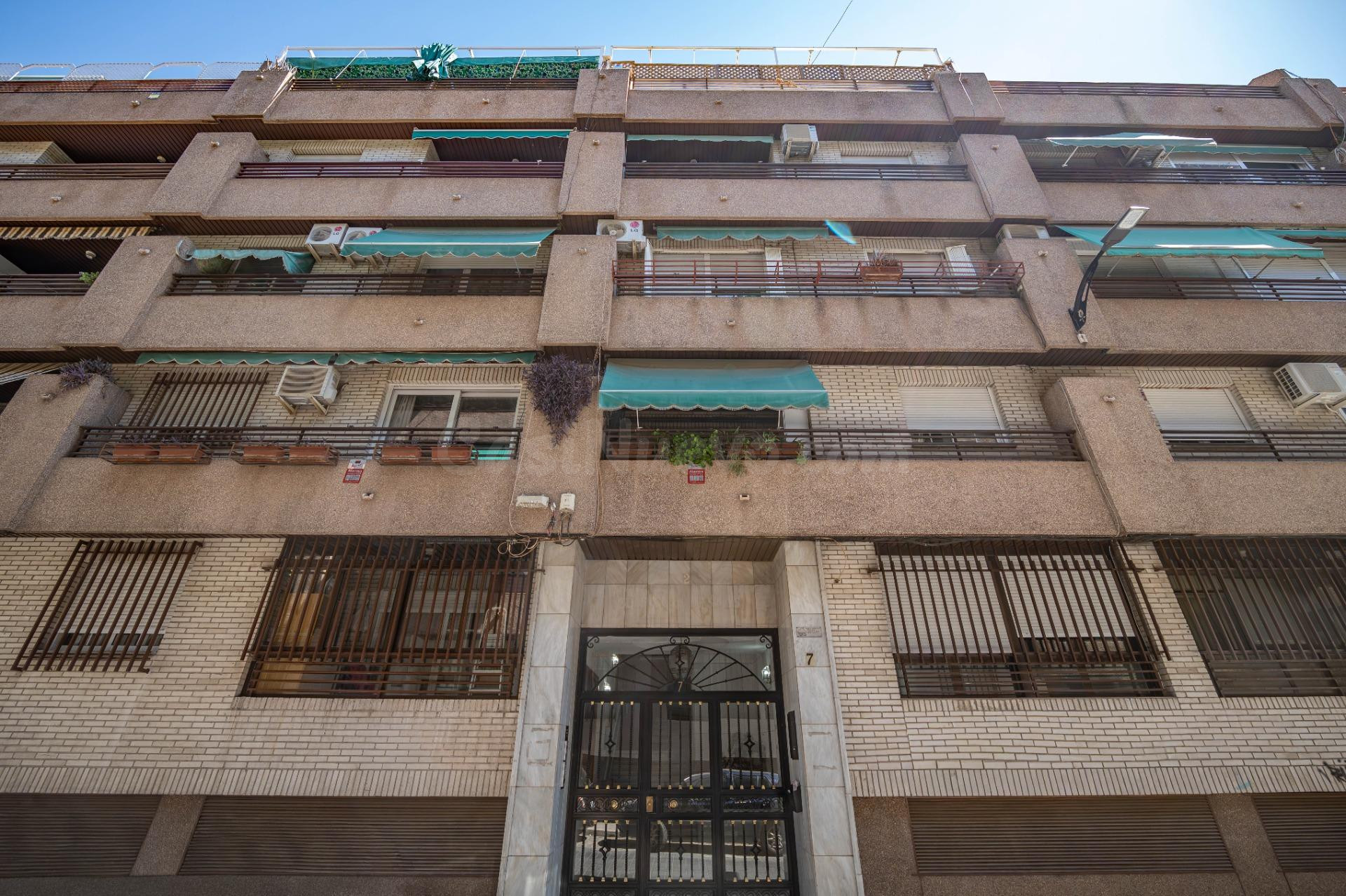 Impresionante Vivienda de Lujo con Diseño Moderno y Comodida - foto 2