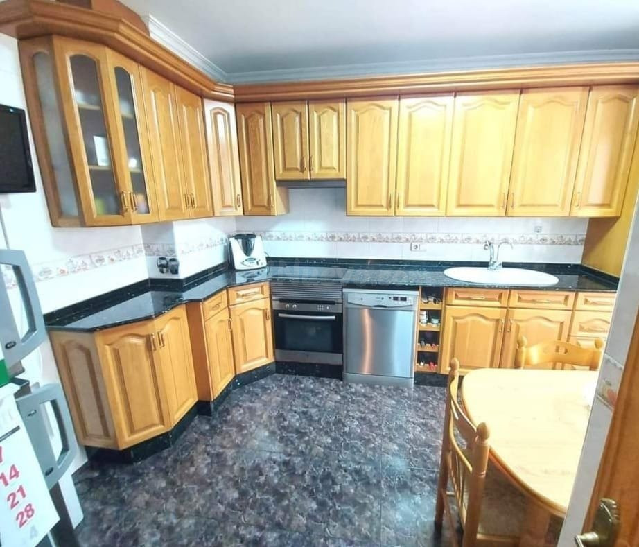Casa 4 habitaciones 251m² en venta - Barrio nuevo pozo - foto 3