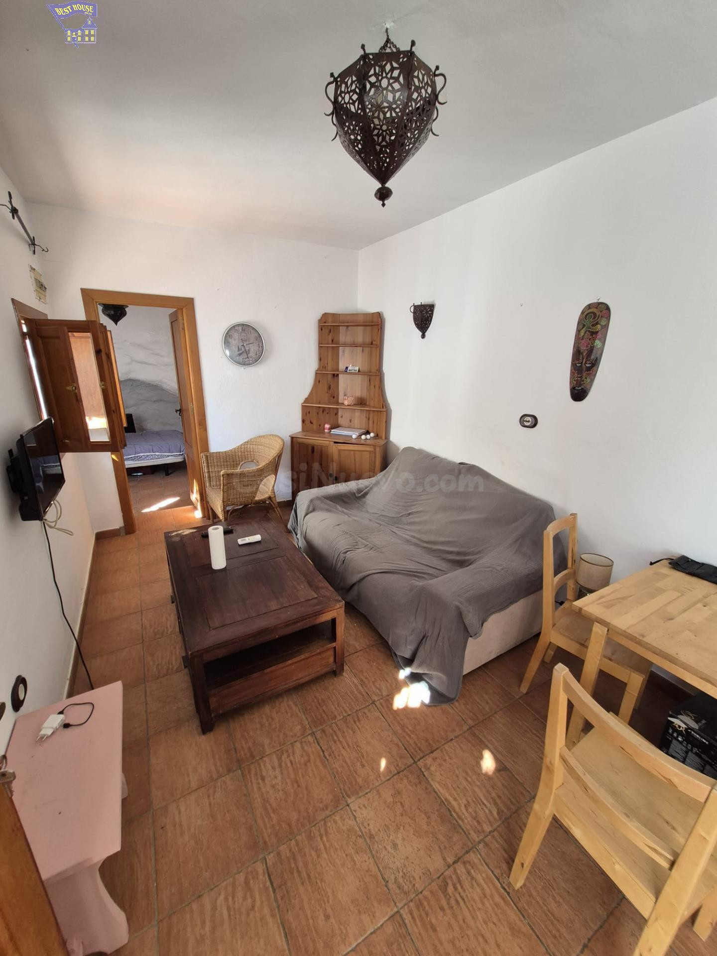 SE VENDE CASA EN PATIO DE VECINOS EN ZONA CASCO ANTIGUO