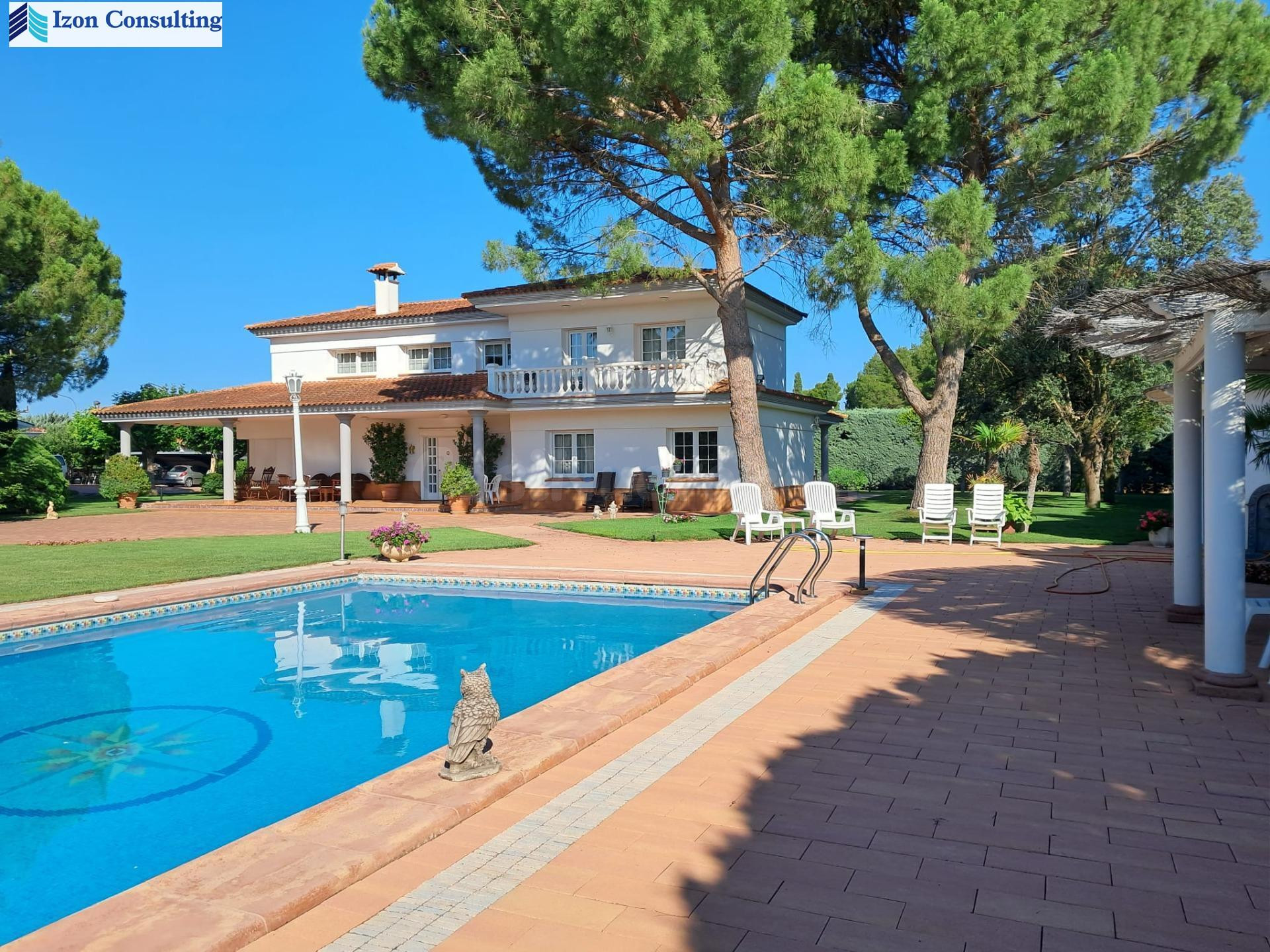 Chalet de Lujo en Albacete - ¡Un Sueño Hecho Realidad!
