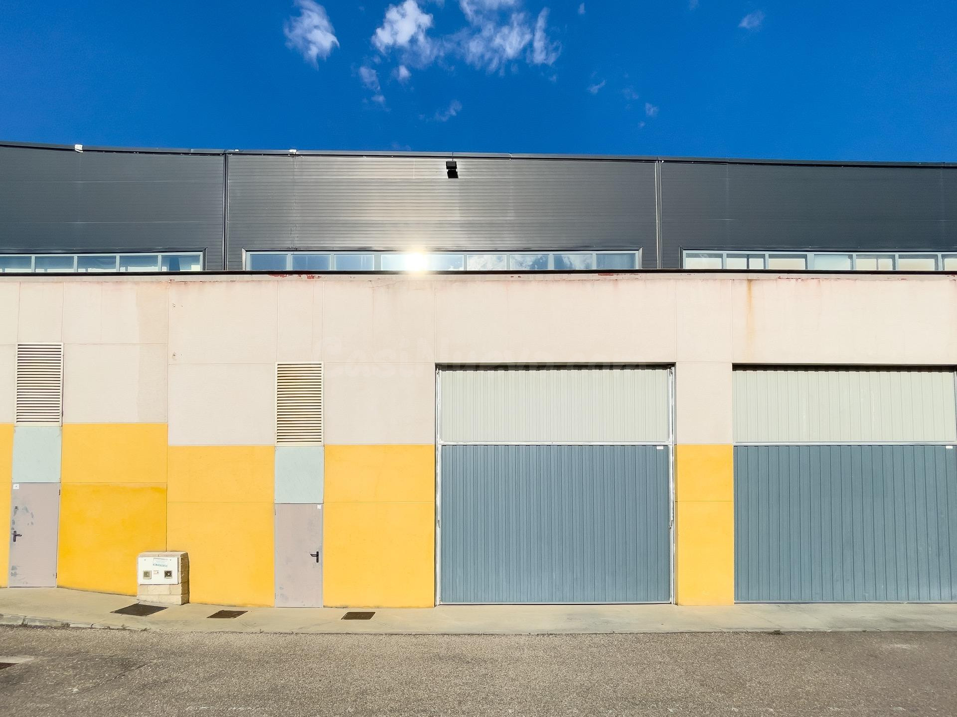 Nave industrial 295m² en alquiler - Los Olivos