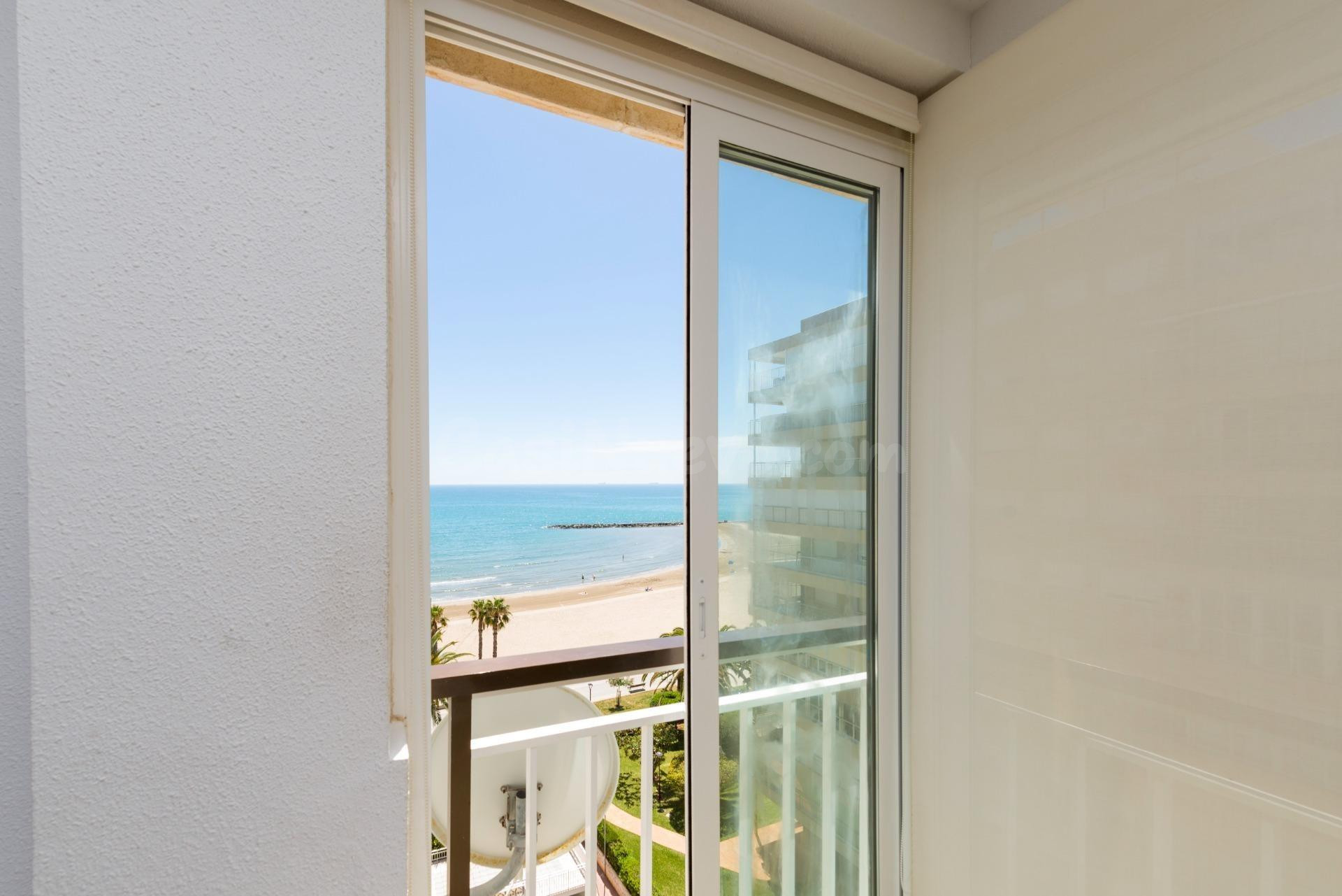 Primera línea de playa del Torreón - Benicasim - foto 2