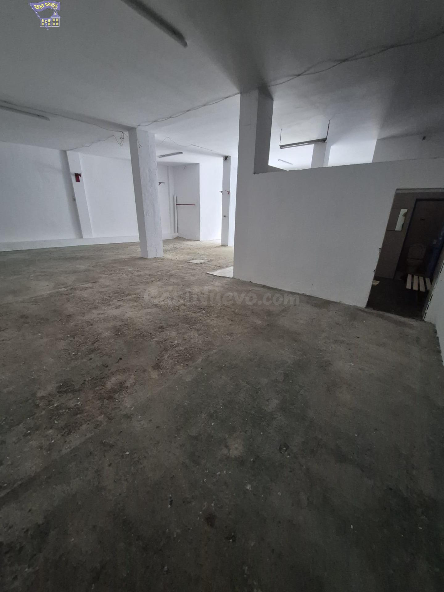 SE VENDE LOCAL EN PLANTA BAJA EN ZONA CERCANO A CENTRO