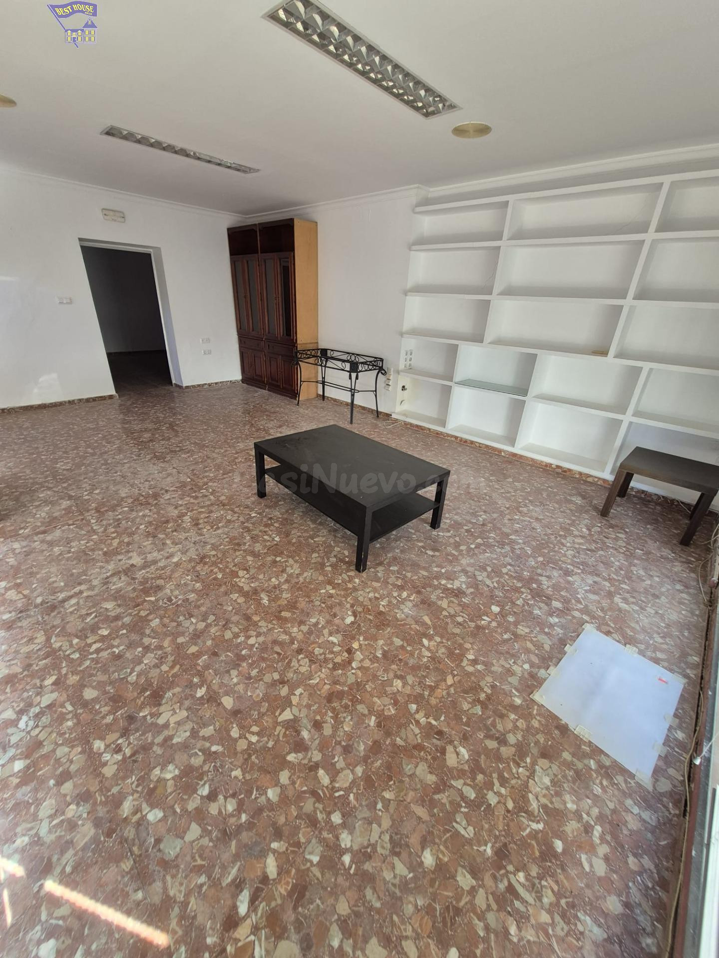 SE VENDE DOS LOCALES EN ZONA CERCANO A CENTRO - foto 3