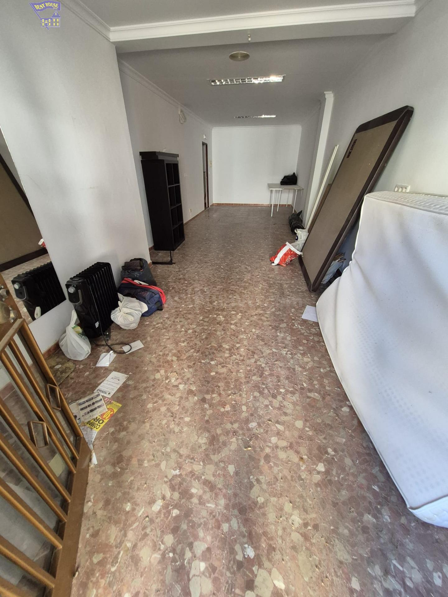 SE VENDE DOS LOCALES EN ZONA CERCANO A CENTRO - foto 4