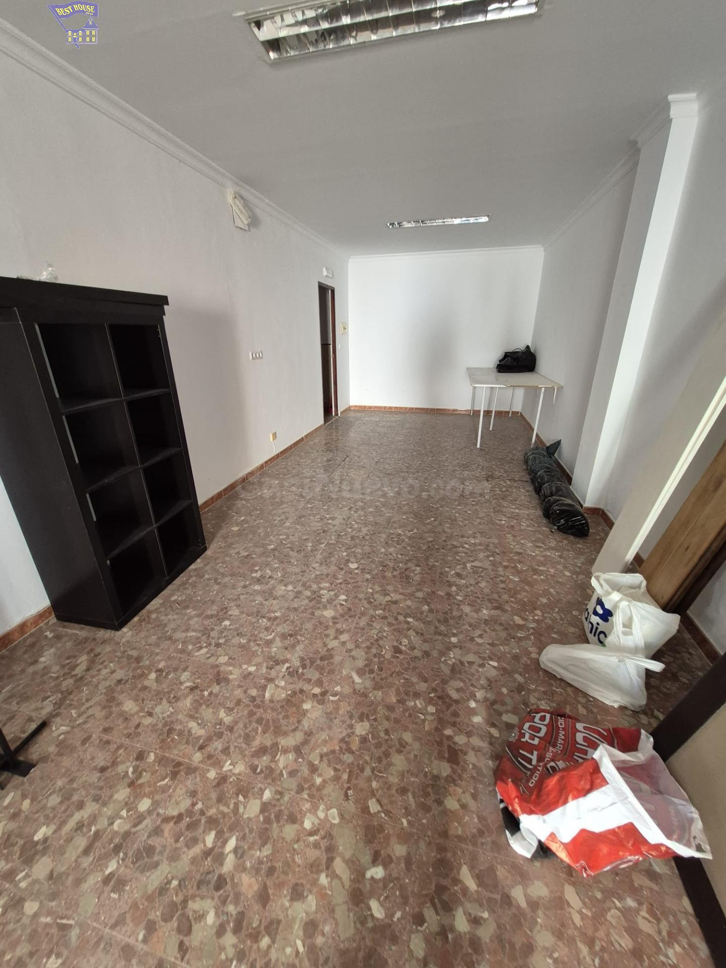 SE VENDE DOS LOCALES EN ZONA CERCANO A CENTRO - foto 5