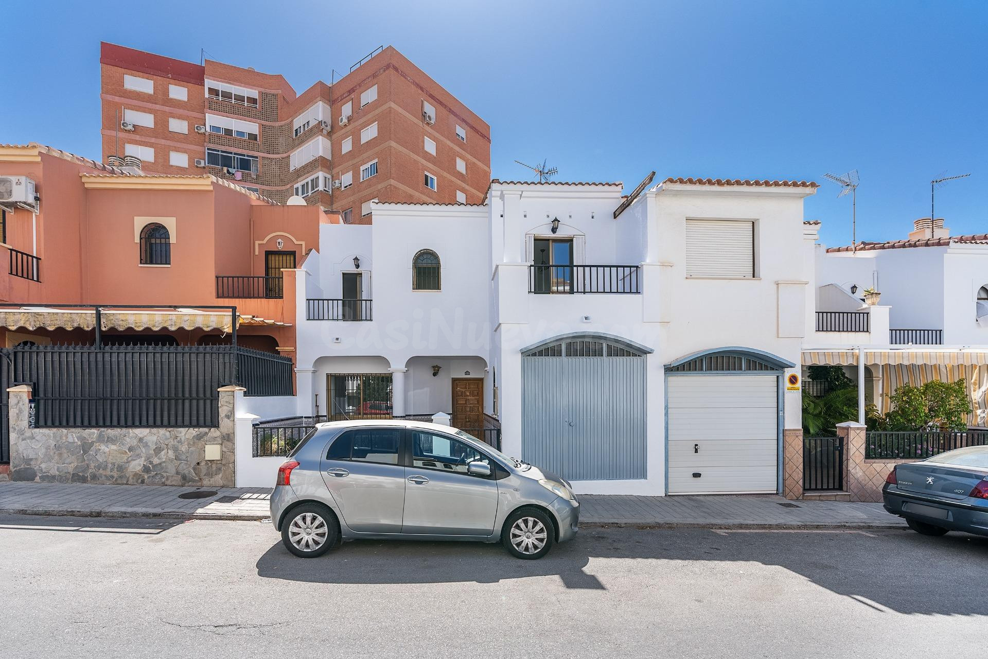 CASA ADOSADA EN MOTRIL - foto 3