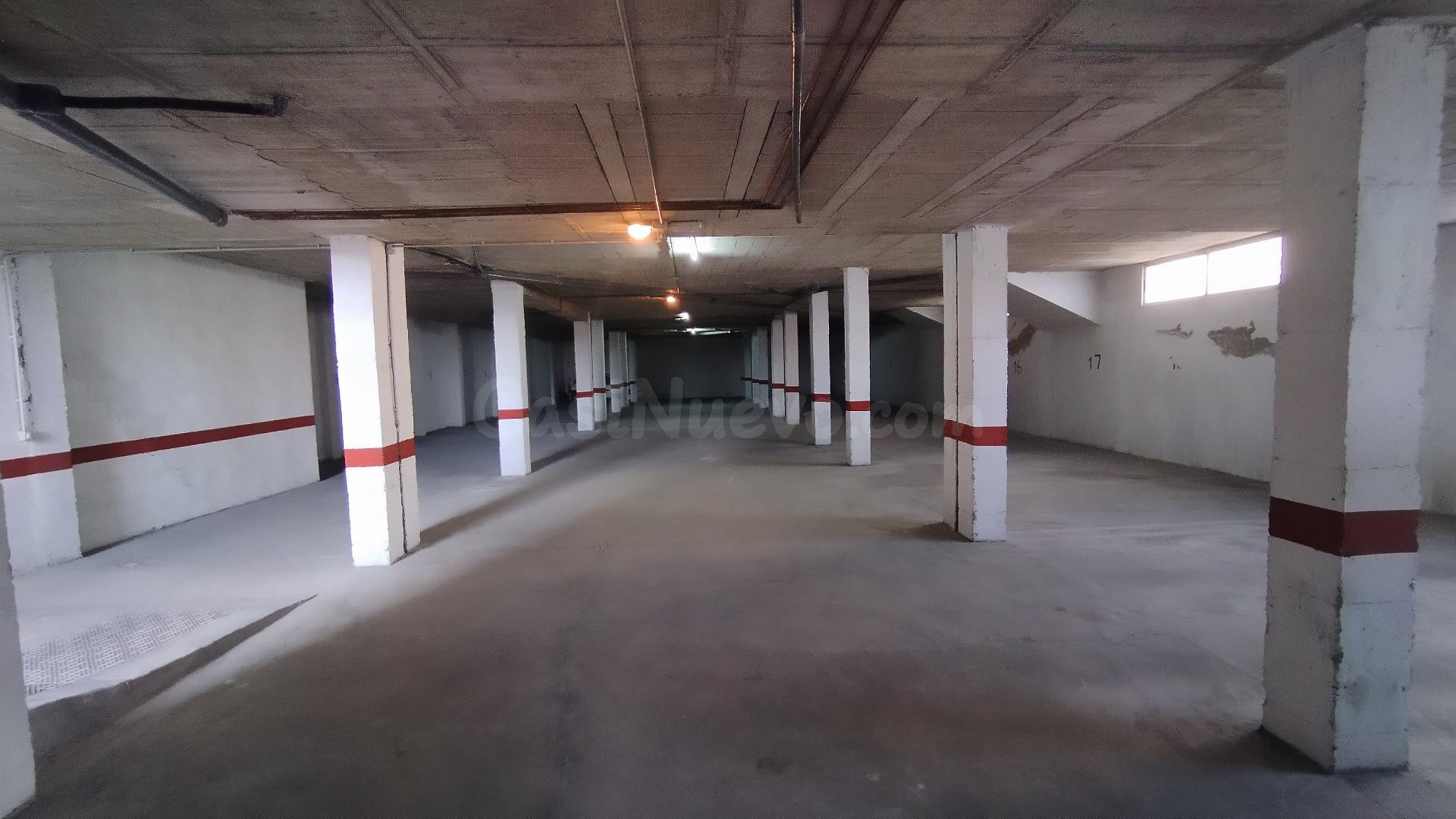 Garaje en venta - Barrio de los santos