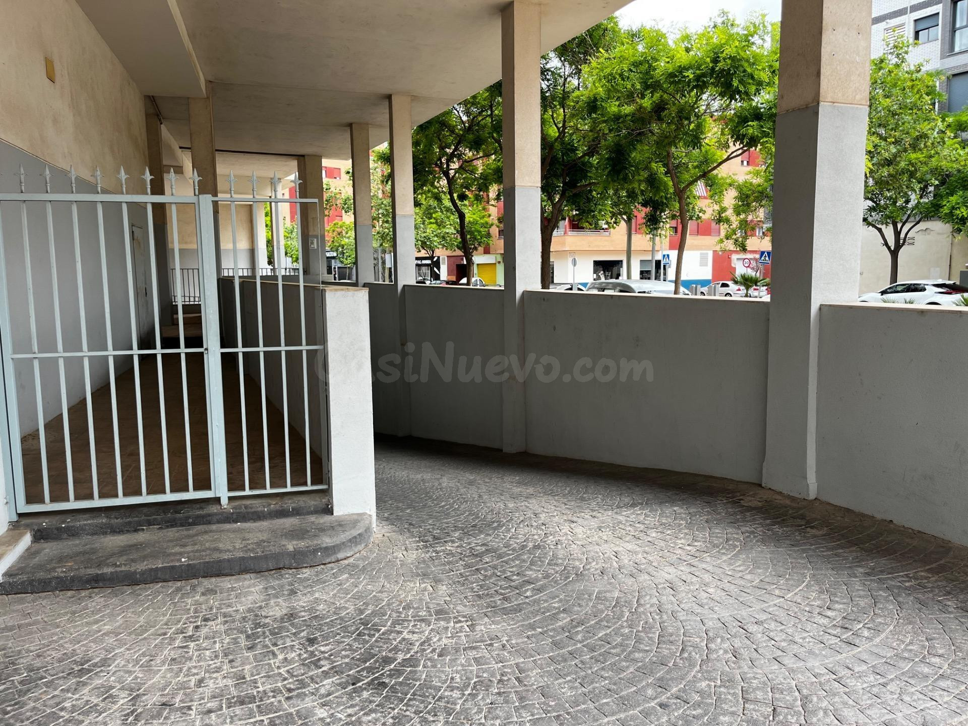 Garaje en Passeig de la Universidad, 40 - foto 4
