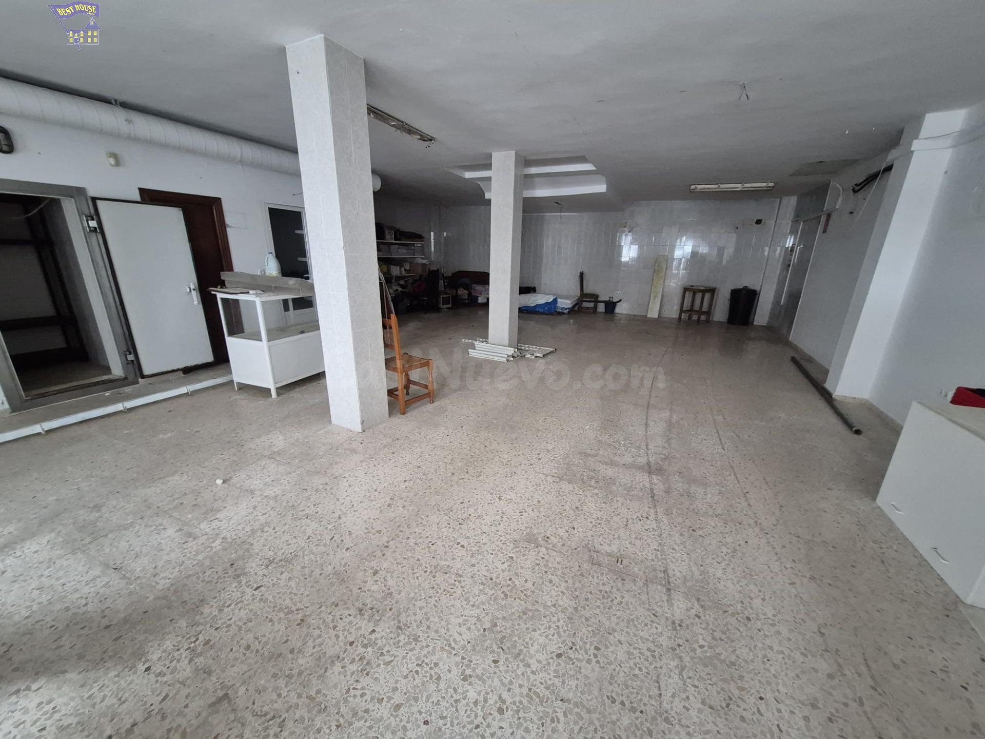 SE VENDE LOCAL COMERCIAL EN ZONA DE LAS CANTERAS - foto 2