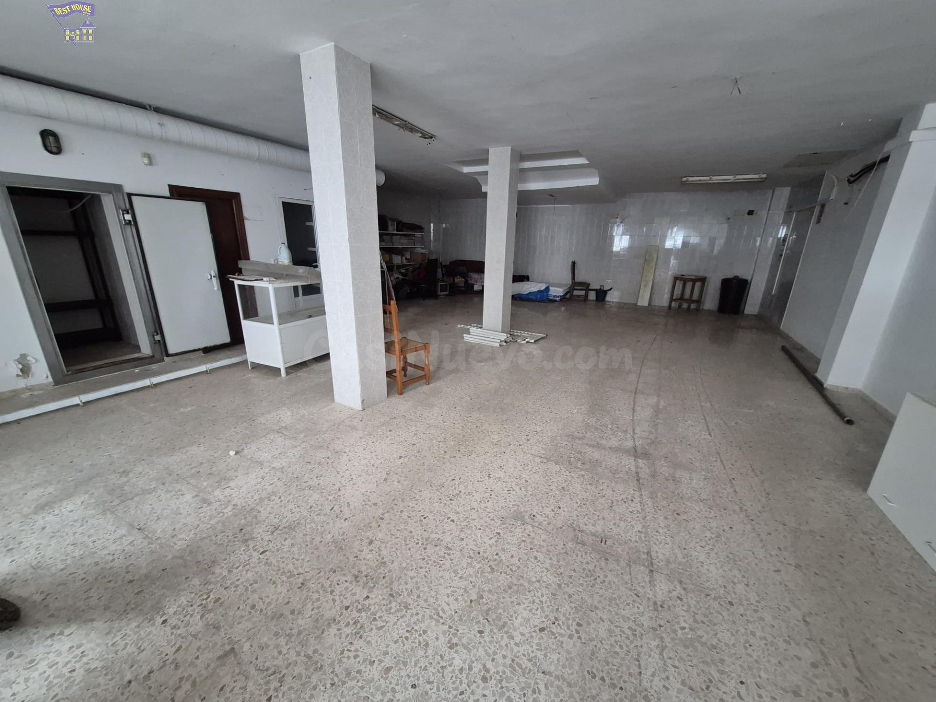 SE VENDE LOCAL COMERCIAL EN ZONA DE LAS CANTERAS - foto 3