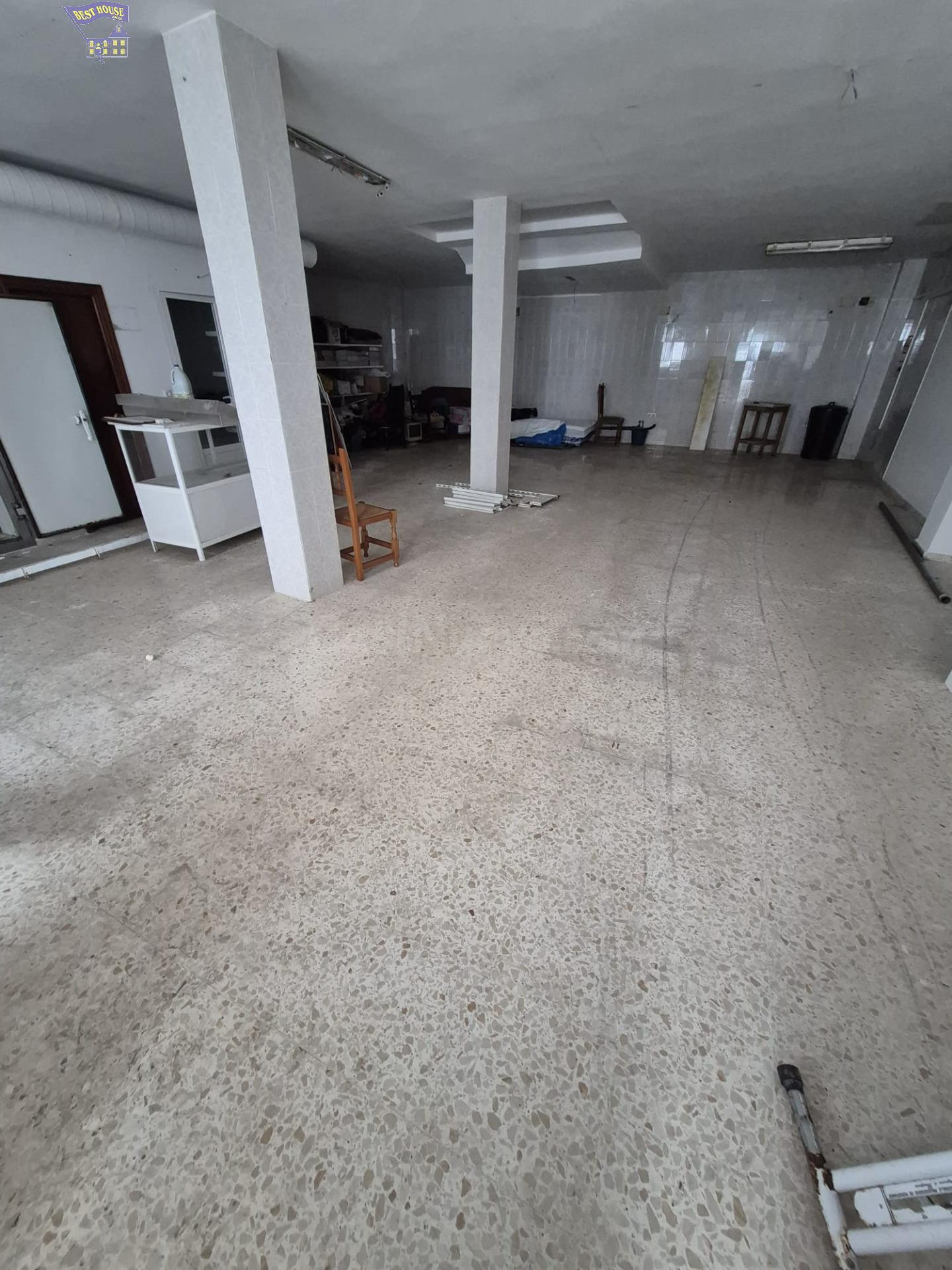 SE VENDE LOCAL COMERCIAL EN ZONA DE LAS CANTERAS - foto 4