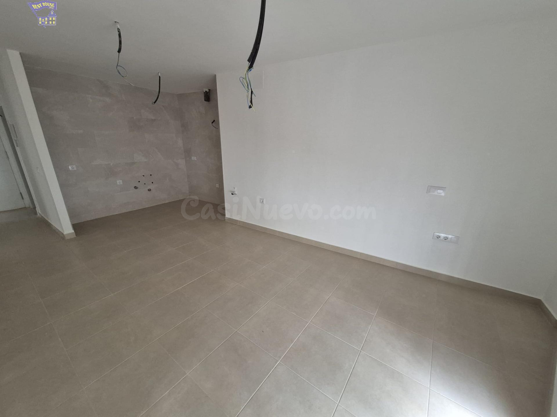 SE VENDE PISO EN PRIMERA PLANTA EN ZONA BARRIO BAJO - foto 2