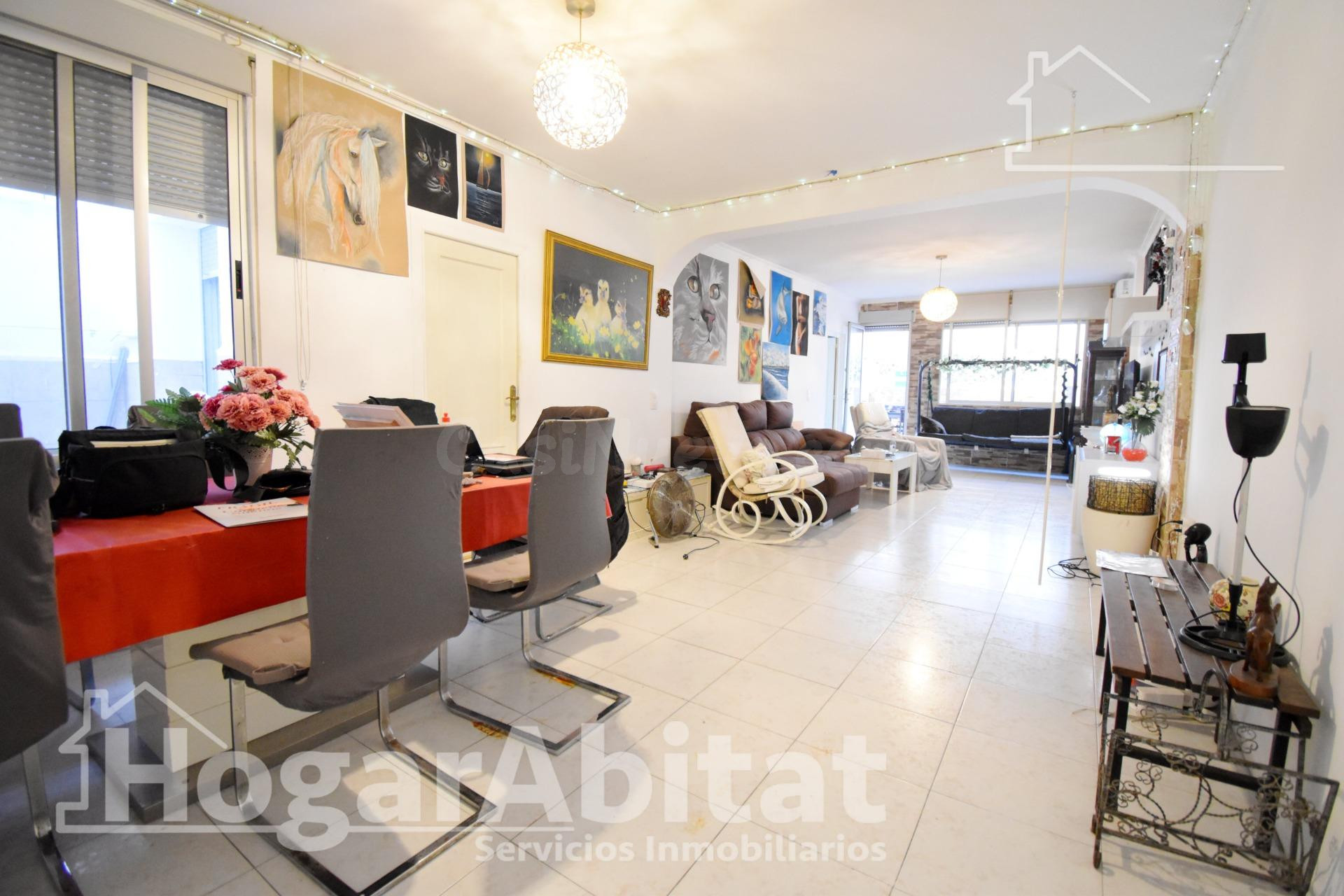 MUY AMPLIO CON 5 DORMITORIOS Y TERRAZA EN CENTRO