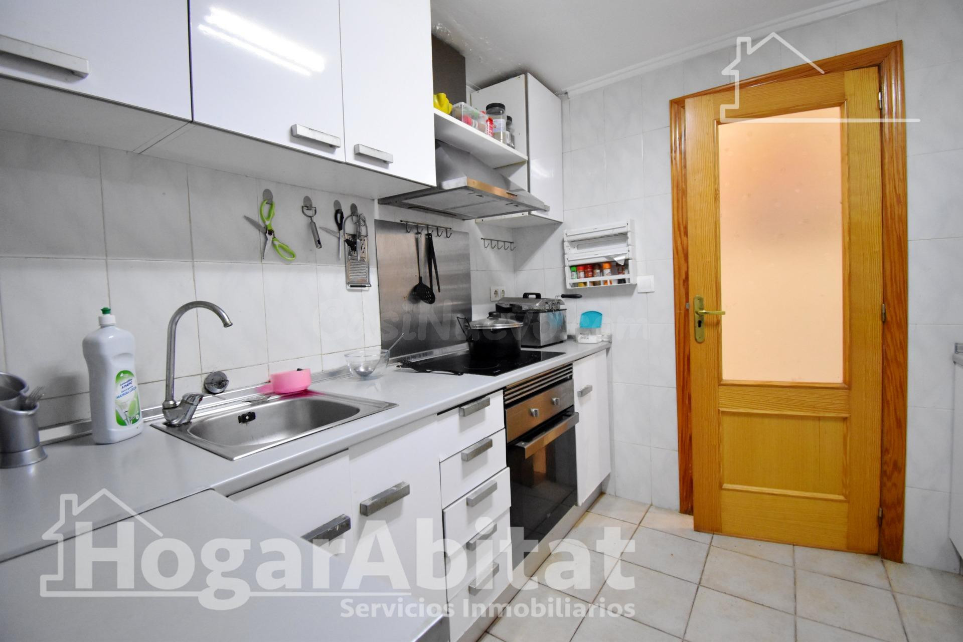MUY AMPLIO CON 5 DORMITORIOS Y TERRAZA EN CENTRO - foto 5