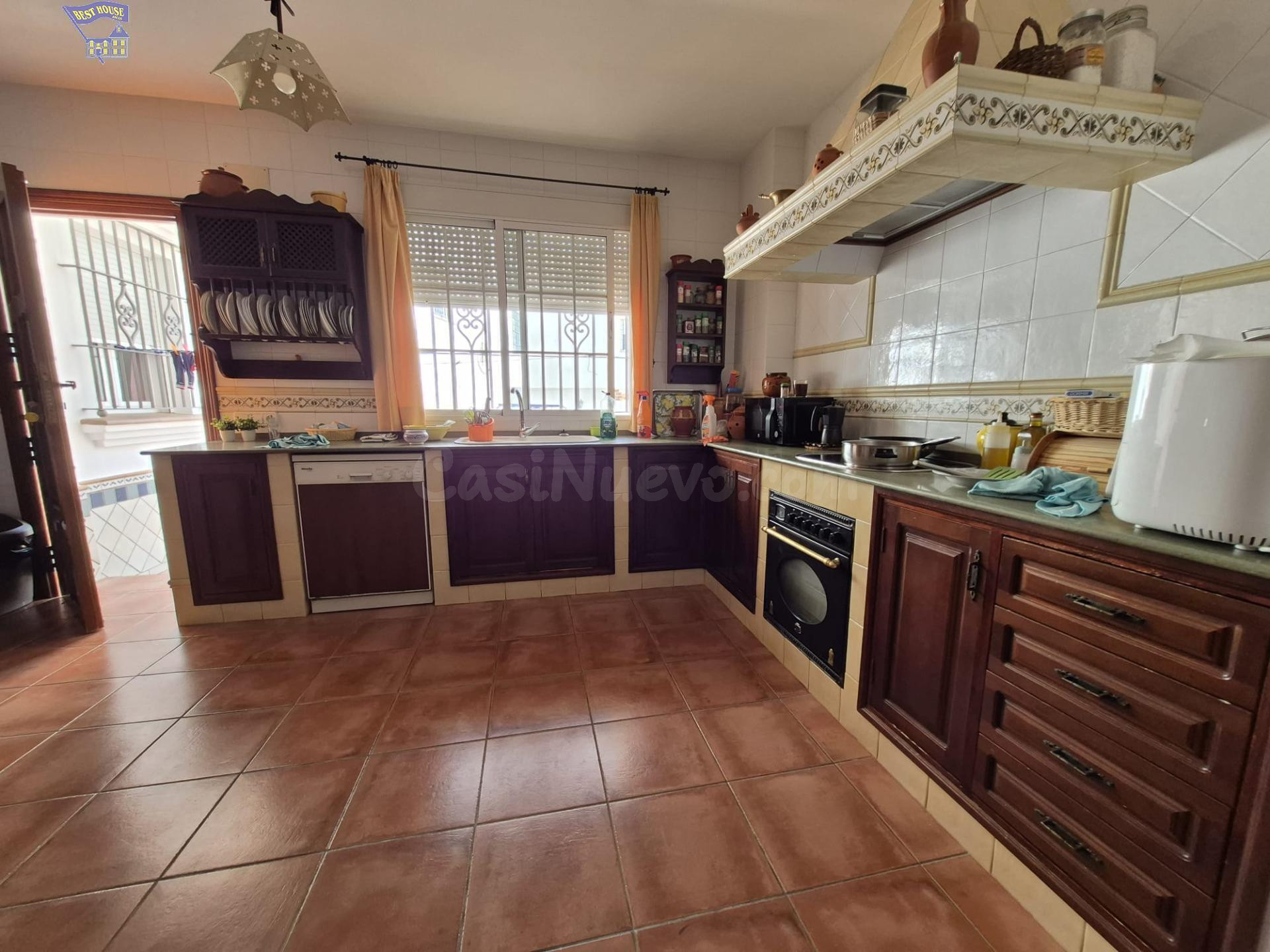 SE VENDE CASA INDEPENDIENTE EN ZONA DEL PORTICHUELO
