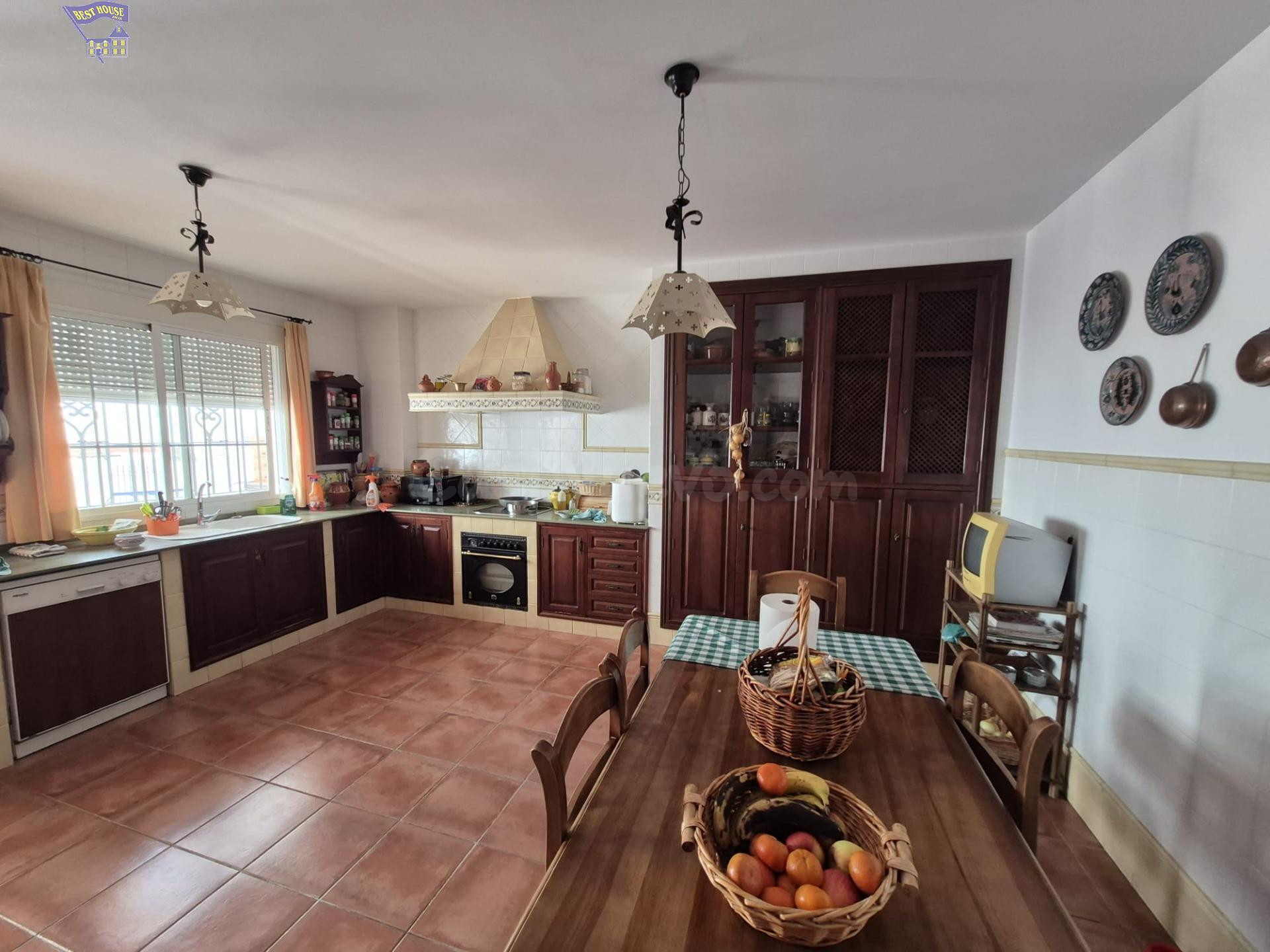 SE VENDE CASA INDEPENDIENTE EN ZONA DEL PORTICHUELO - foto 2